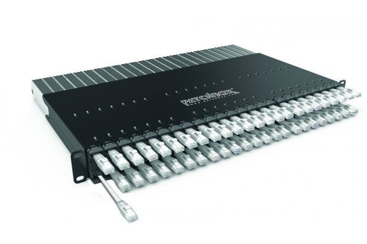 PATCHBOX 365 équipé de 24x Cordons CAT6A U/FTP Gris 0,8 m