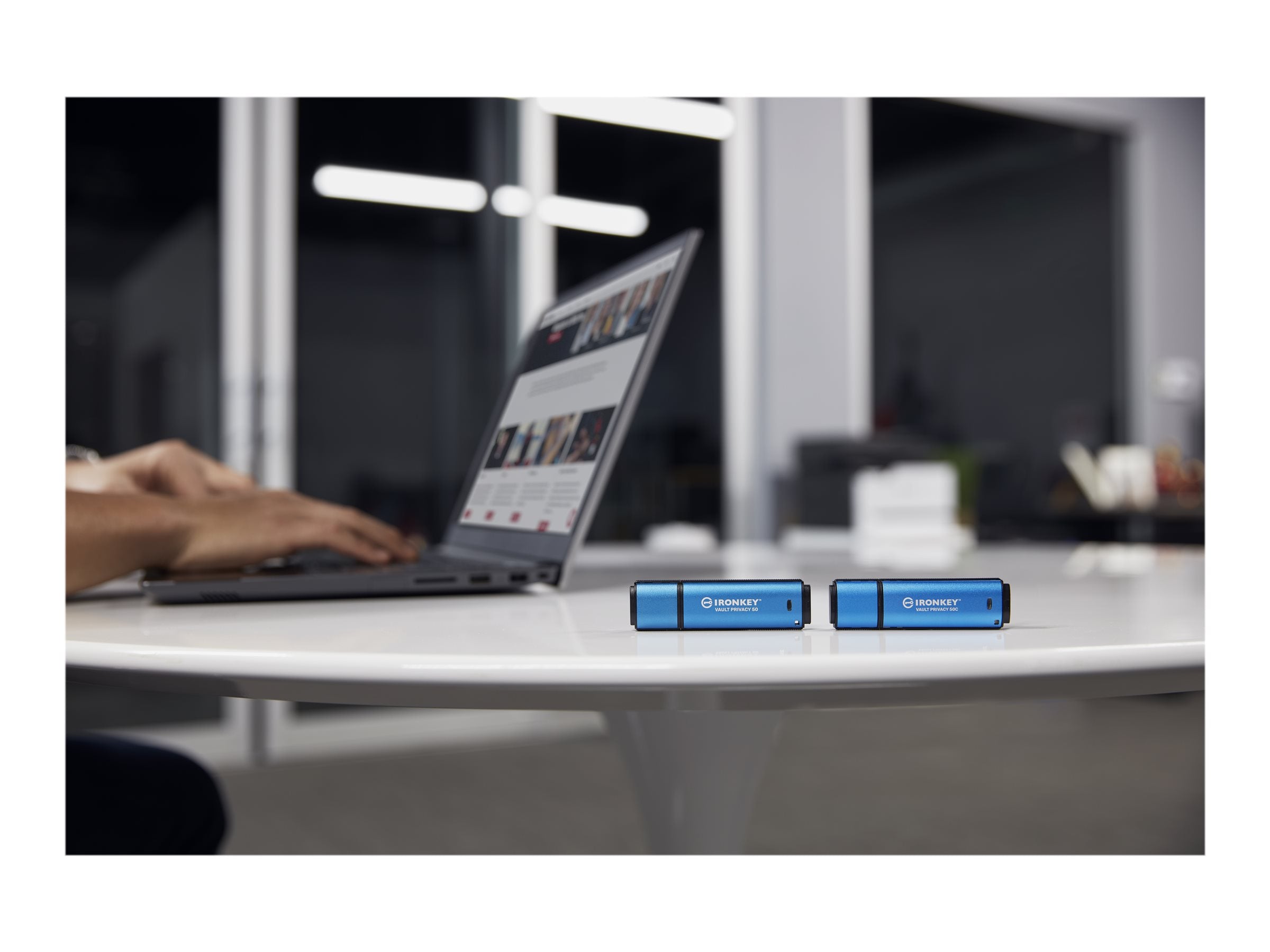 KINGSTON 64Go USB-C IronKey Vault Privacy 50C AES-256 Encrypted FIPS 197