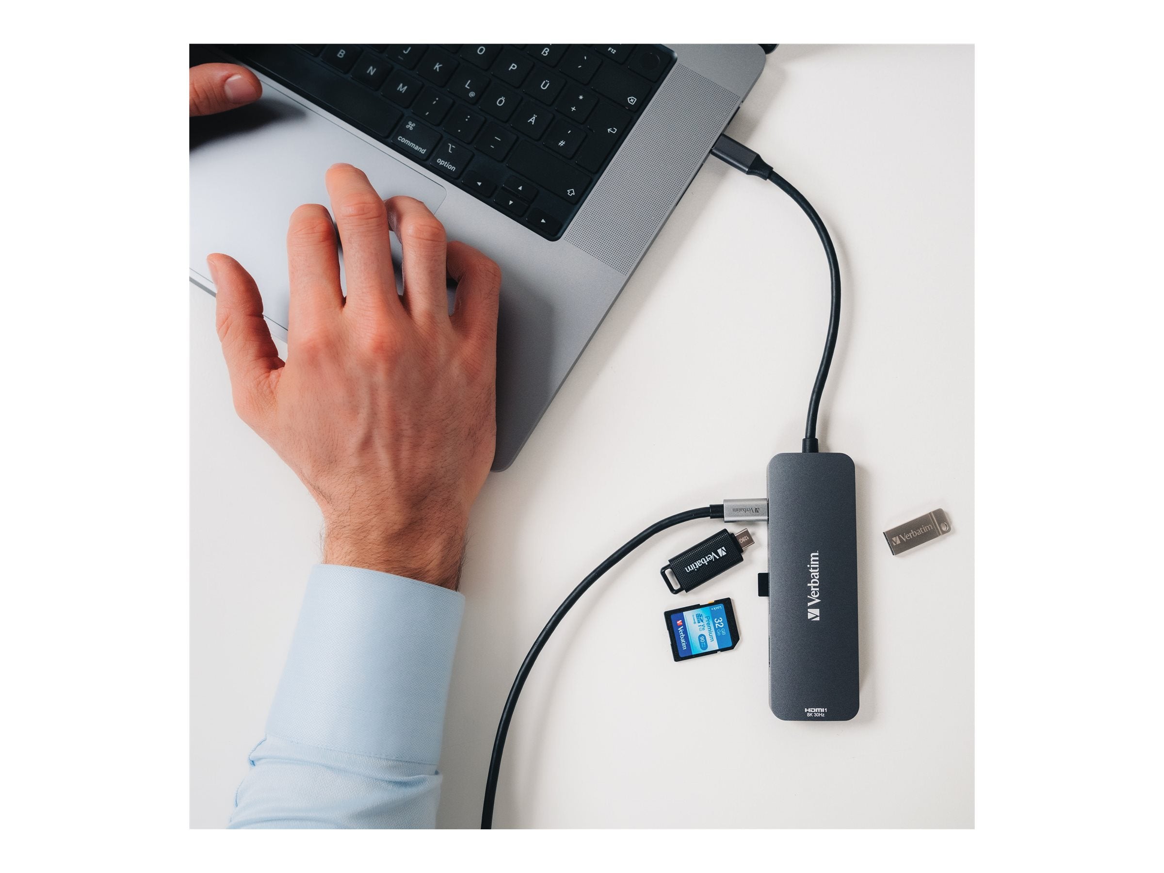 VERBATIM USB-C PRO MULTIPORT HUB 8 PORT CMH-08 WCF (P)