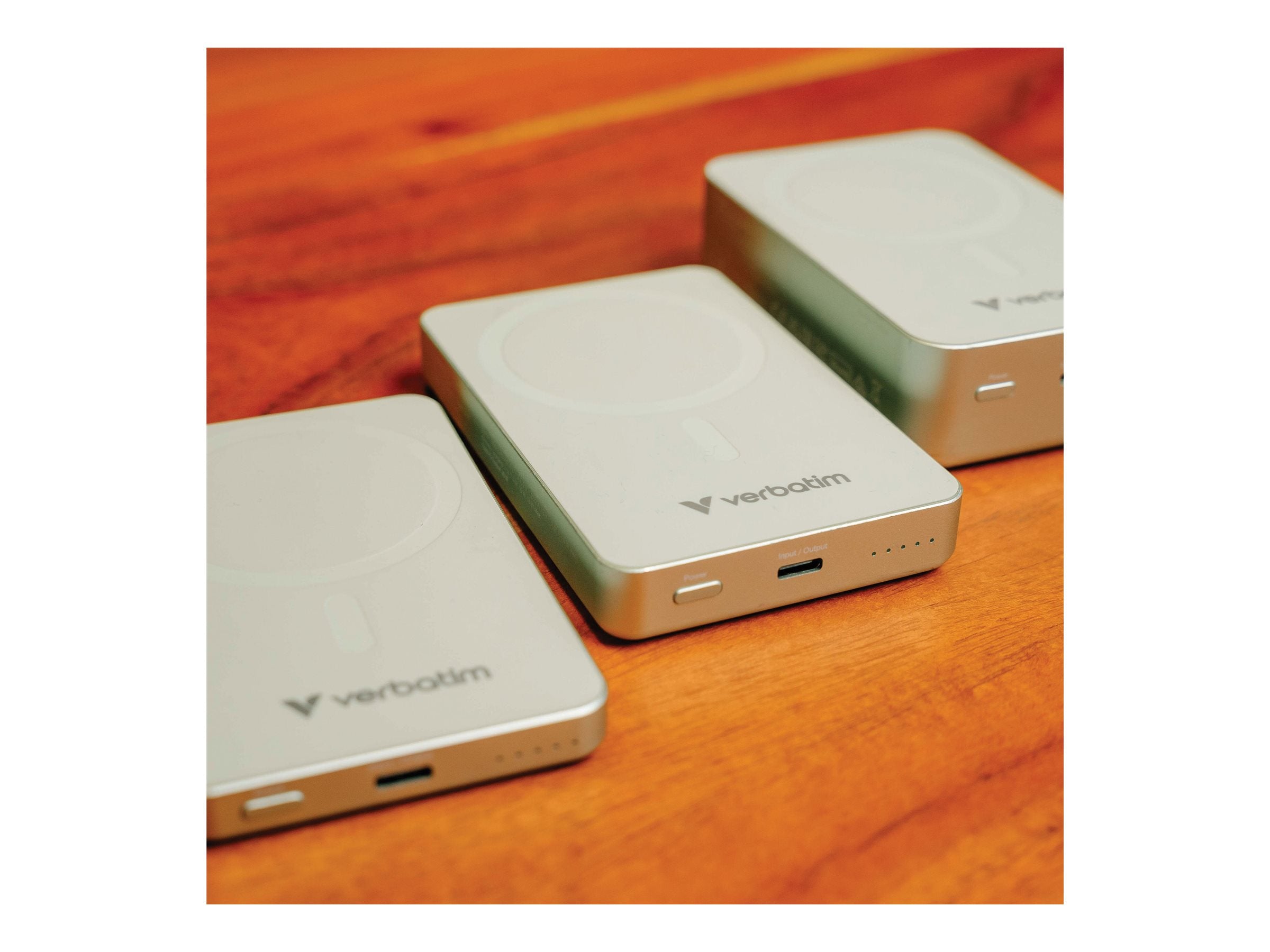 VERBATIM CHARGE N GO ESSENTIALS POWER BANK MAGNETIC WIRELESS 5000MAH GREEN WCF (P)