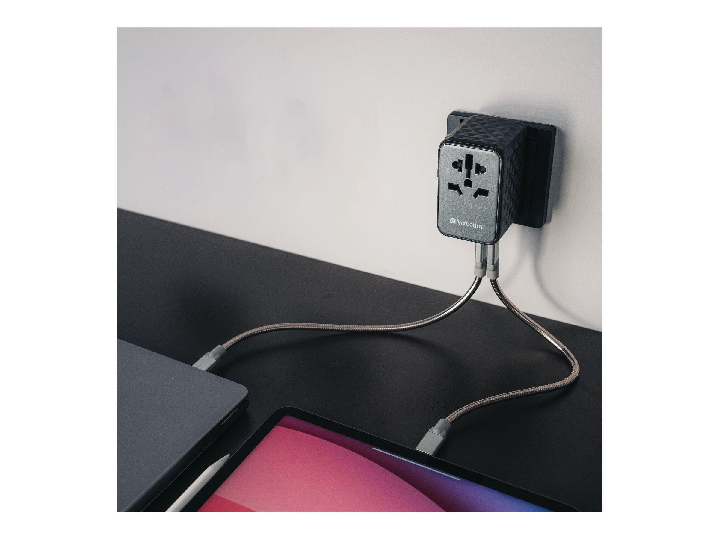 VERBATIM GAN III UNIVERSAL TRAVEL ADAPTER UTA-06 WITH 2 X USB-C PD 100W & QC 4+ / 2 X USB-A QC 3.00 WCF (P)