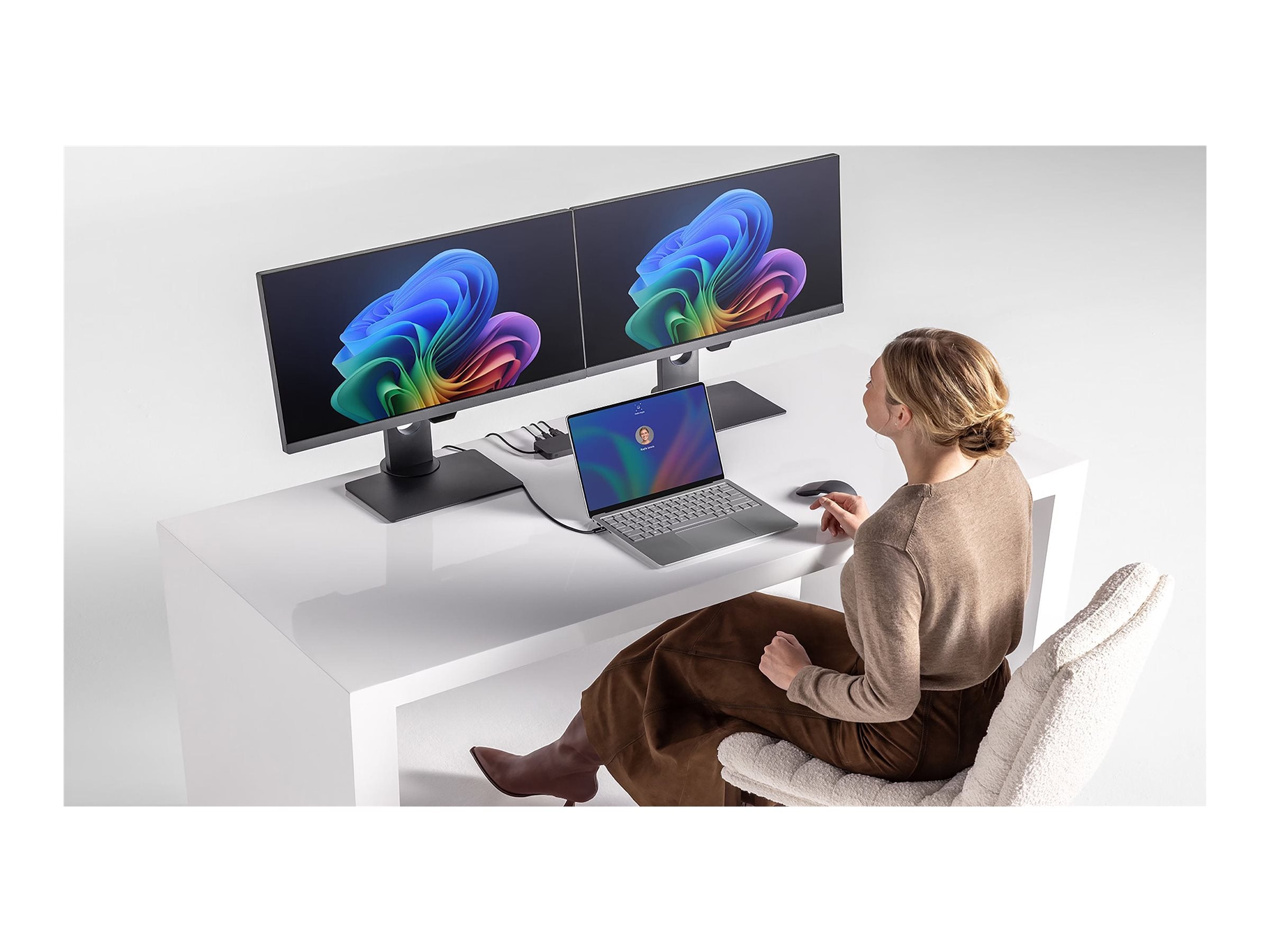 MICROSOFT Surface Laptop 7 - Intel Core Ultra 7 266V - 13,8p - 16Go - 256Go - W11P - Platine - PC - Ordinateur Portable - AZERTY