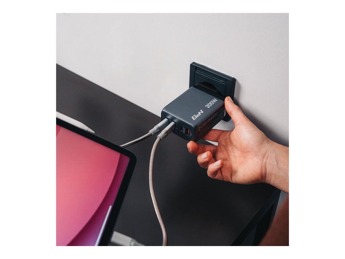 VERBATIM GNC-200 GAN CHARGER 4 PORT 200W USB A/C EU/UK/US WCF (P)