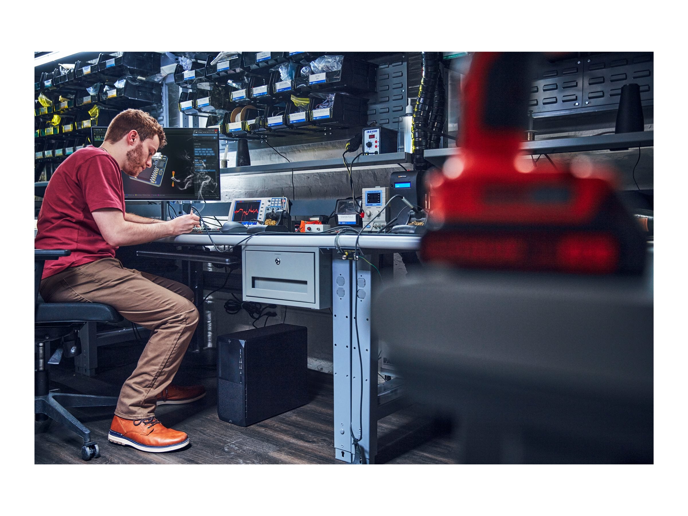 HP Workstation Z2 G9 Tour Intel Core i7-14700 32GB 1TB SSD ZTurbo RTX 2000 ada 16GB 3/3/3 SmartBuy