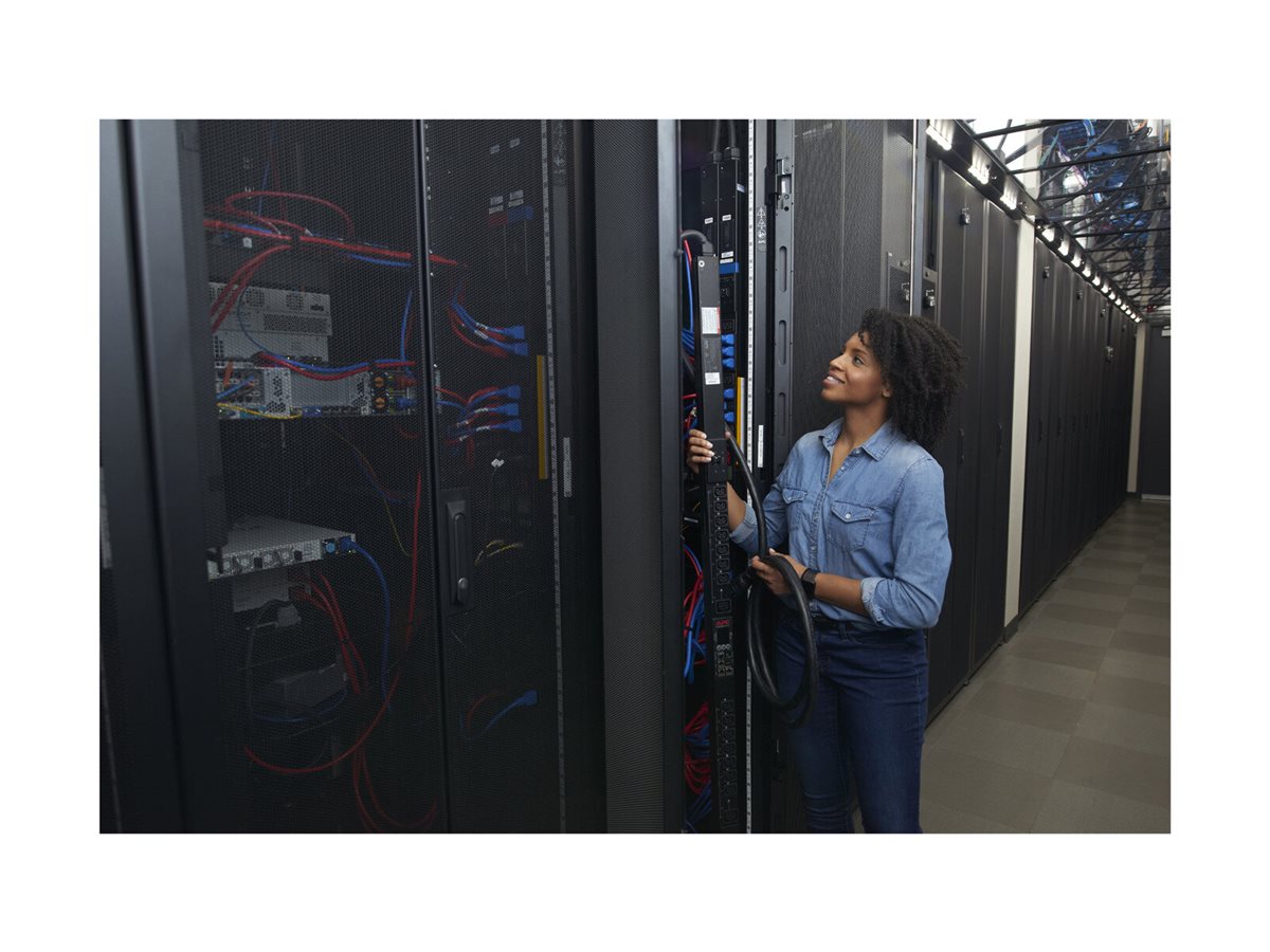 APC Rack PDU 9000 Switched ZeroU 32A 230V 21 C13 3 C19