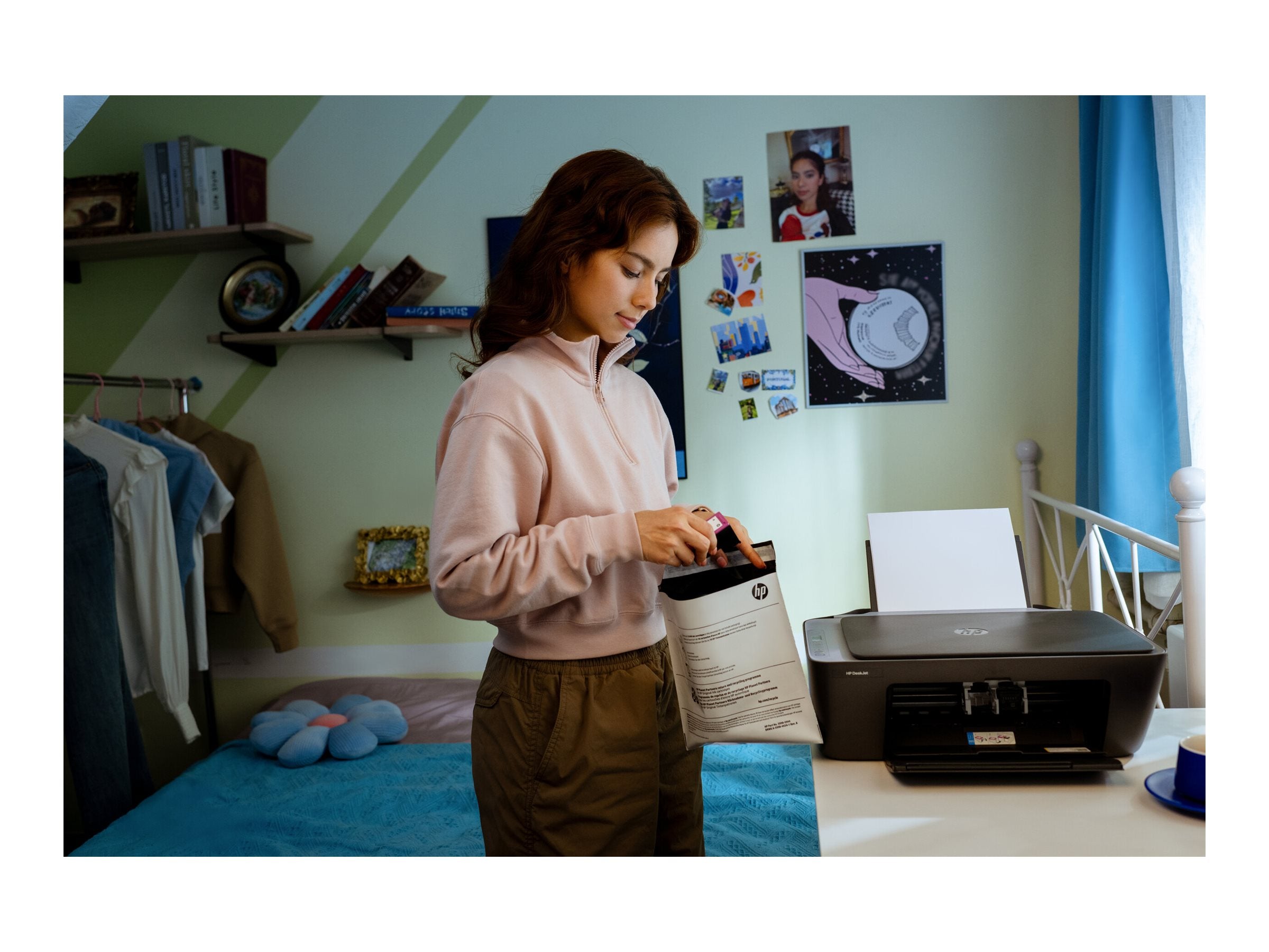 HP DeskJet 2921 All-in-One Printer
