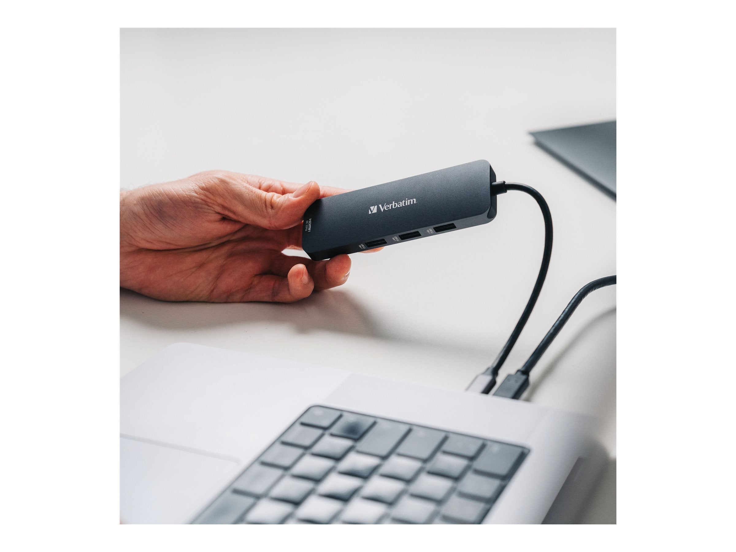 VERBATIM USB-C PRO MULTIPORT HUB 8 PORT CMH-08 WCF (P)