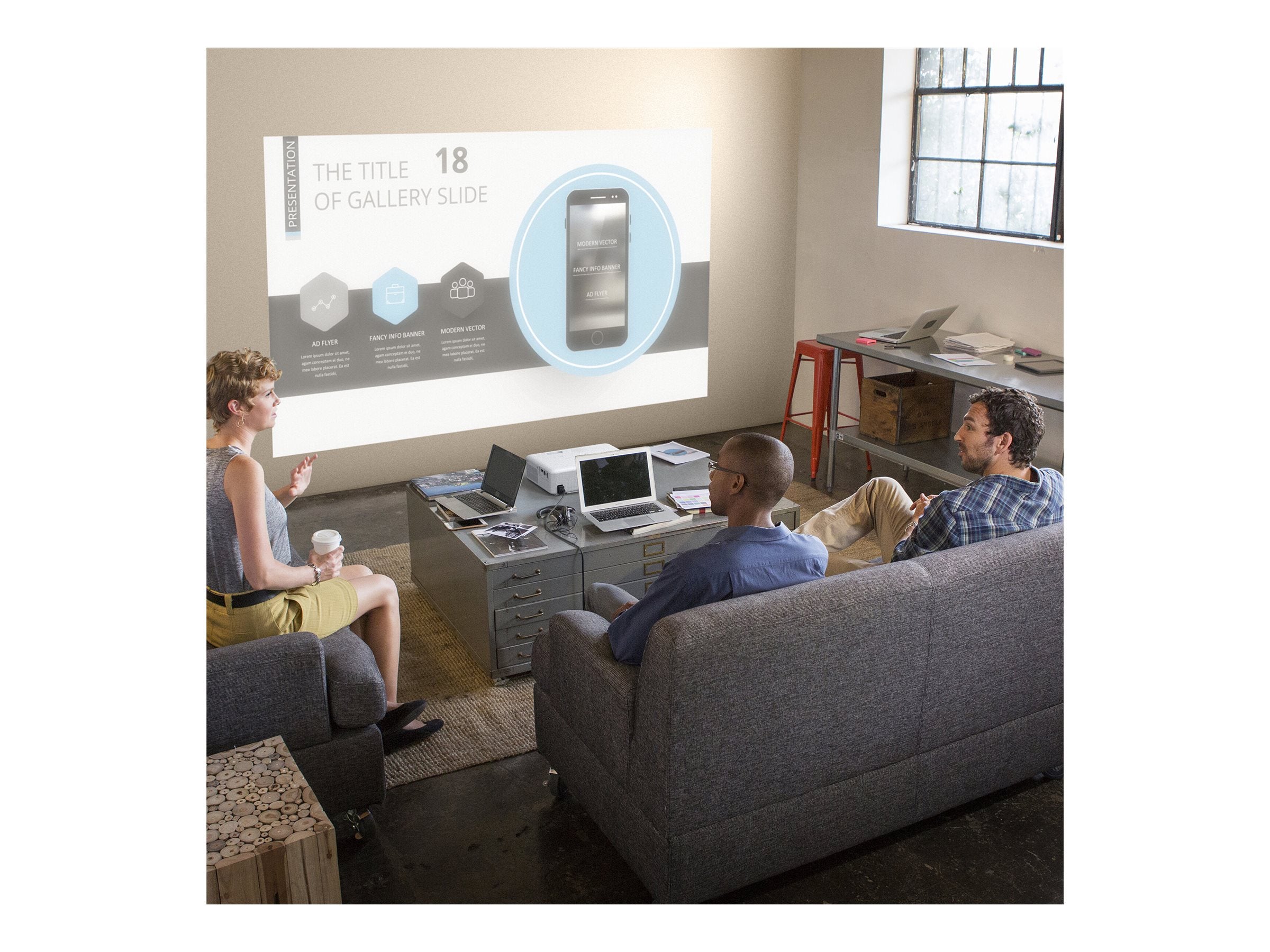 EPSON CO-W01 Projecteur 3 LCD  polyvalent - WXGA  -  HD ready - 3000 lumens-HDMI 1.4, USB 2.0- USB 2-B - HP 5Watt - Garantie 2 ans