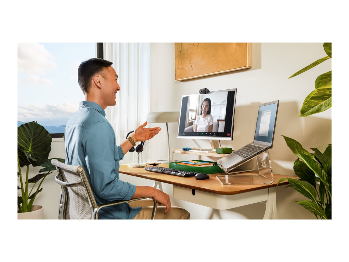 LOGITECH BRIO 100 Webcam colour 2 MP 1920 x 1080 720p 1080p audio wired USB
