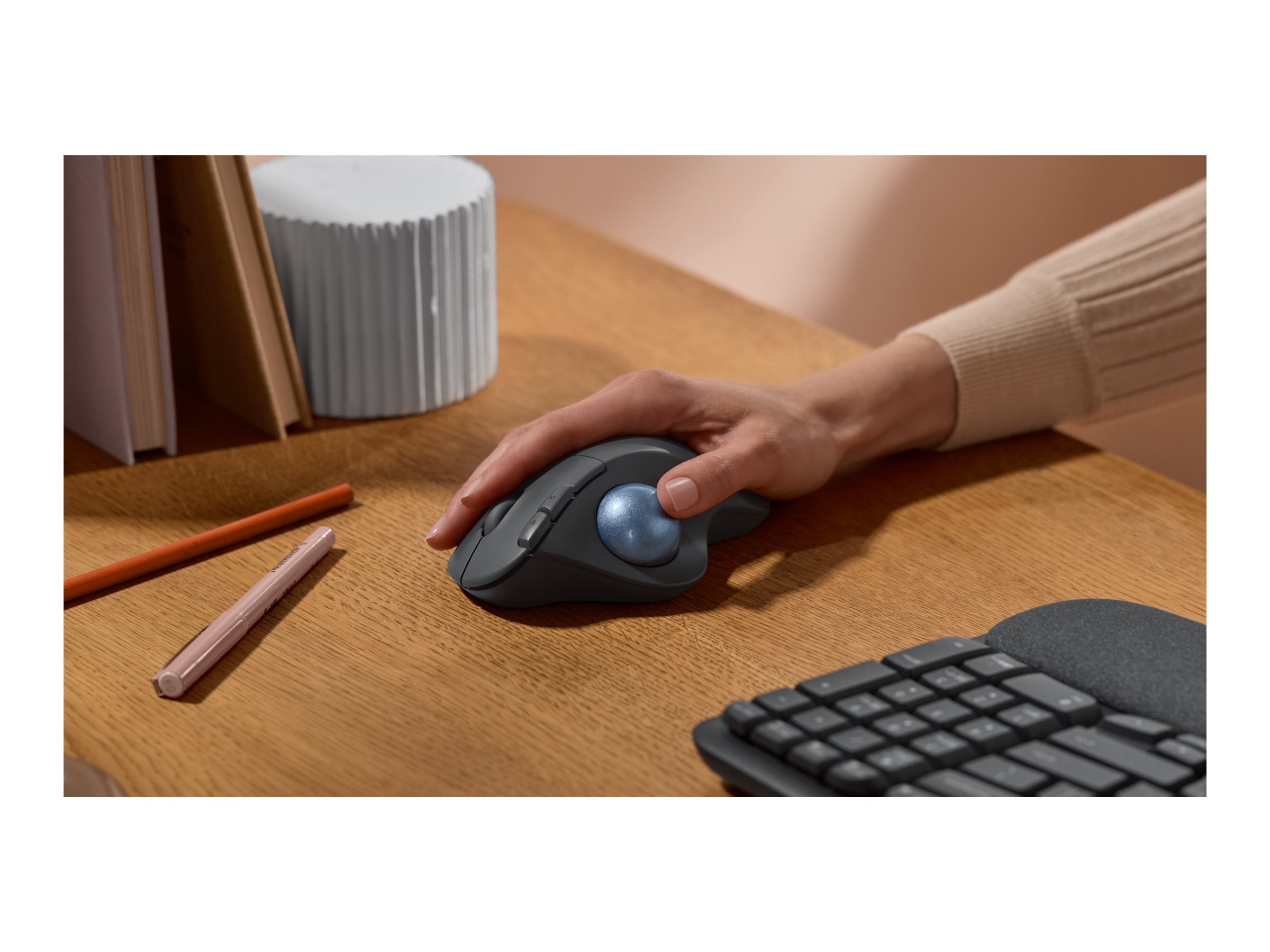 LOGITECH ERGO M575S Wireless Trackball - Graphite + Blue Ball