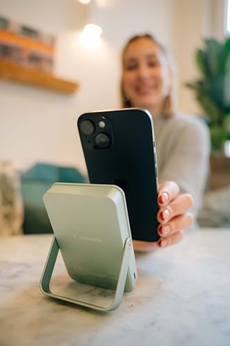VERBATIM CHARGE N GO POWER BANK WITH STAND MAGNETIC WIRELESS 10000MAH - GREEN WCF (P)