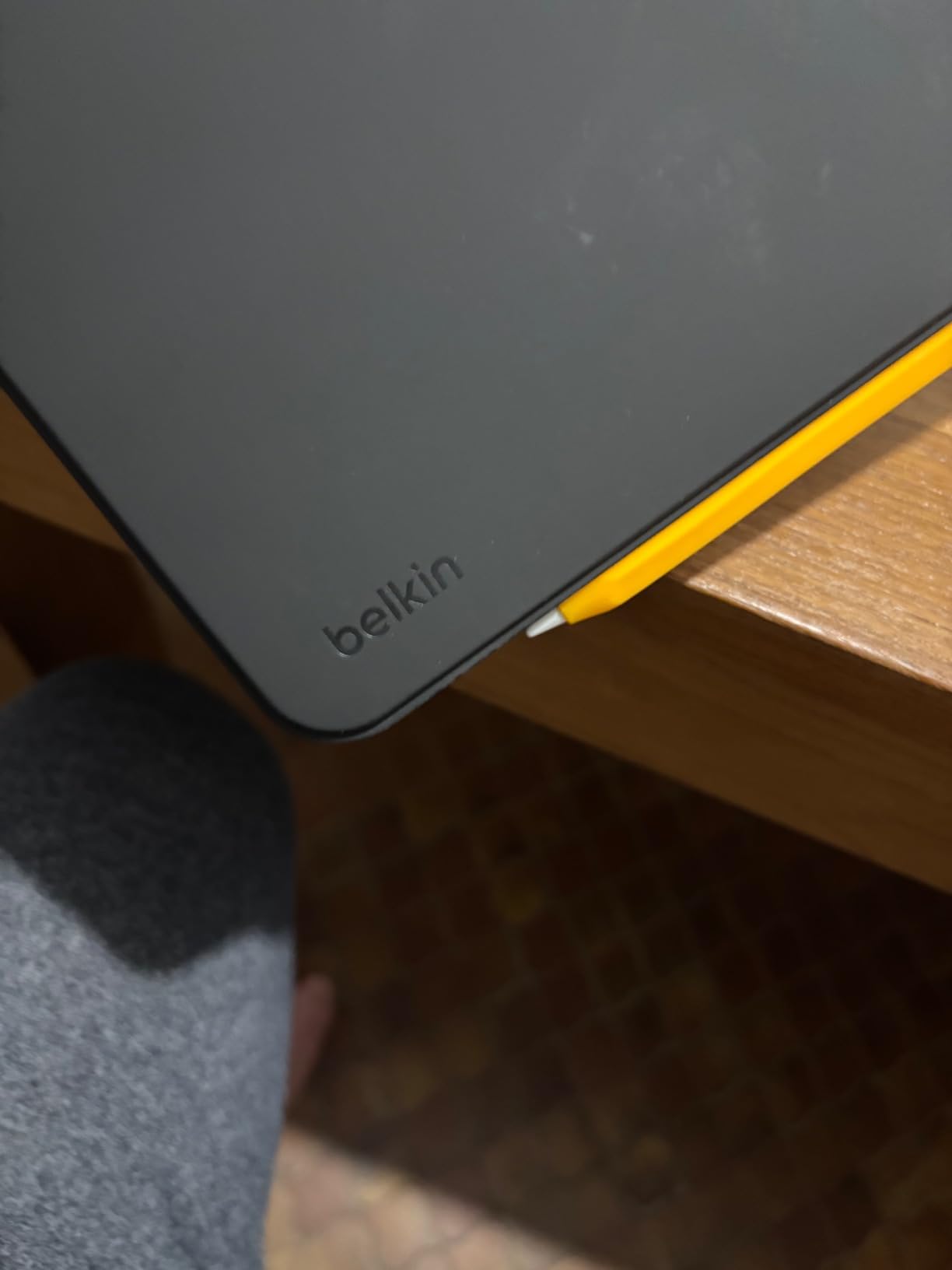 BELKIN Magnetic Keyboard Folio for 11p iPad Air and iPad Pro 2024 (FR)