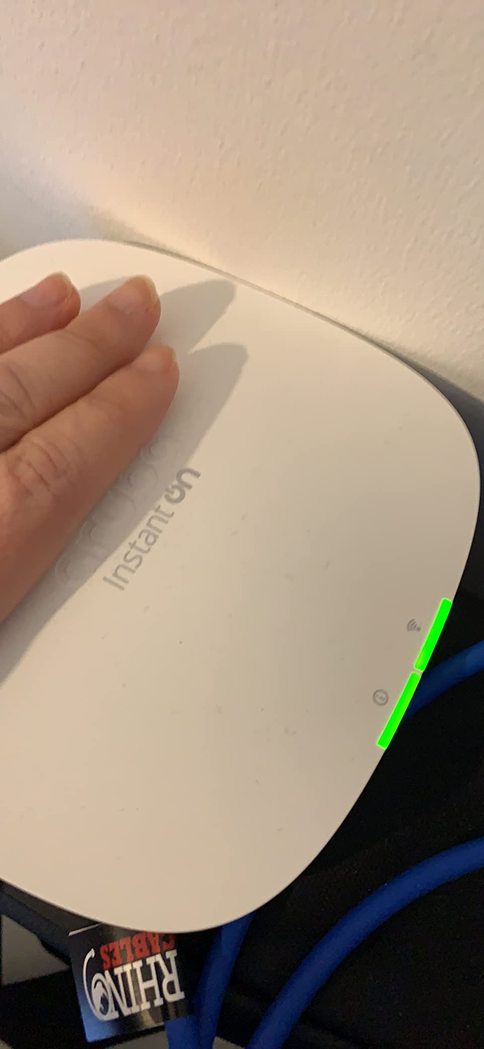 HPE Networking Instant On AP22 (RW) Borne daccès sans fil Bluetooth Wi Fi 6 2.4 GHz 5 GHz montable au plafond/mur