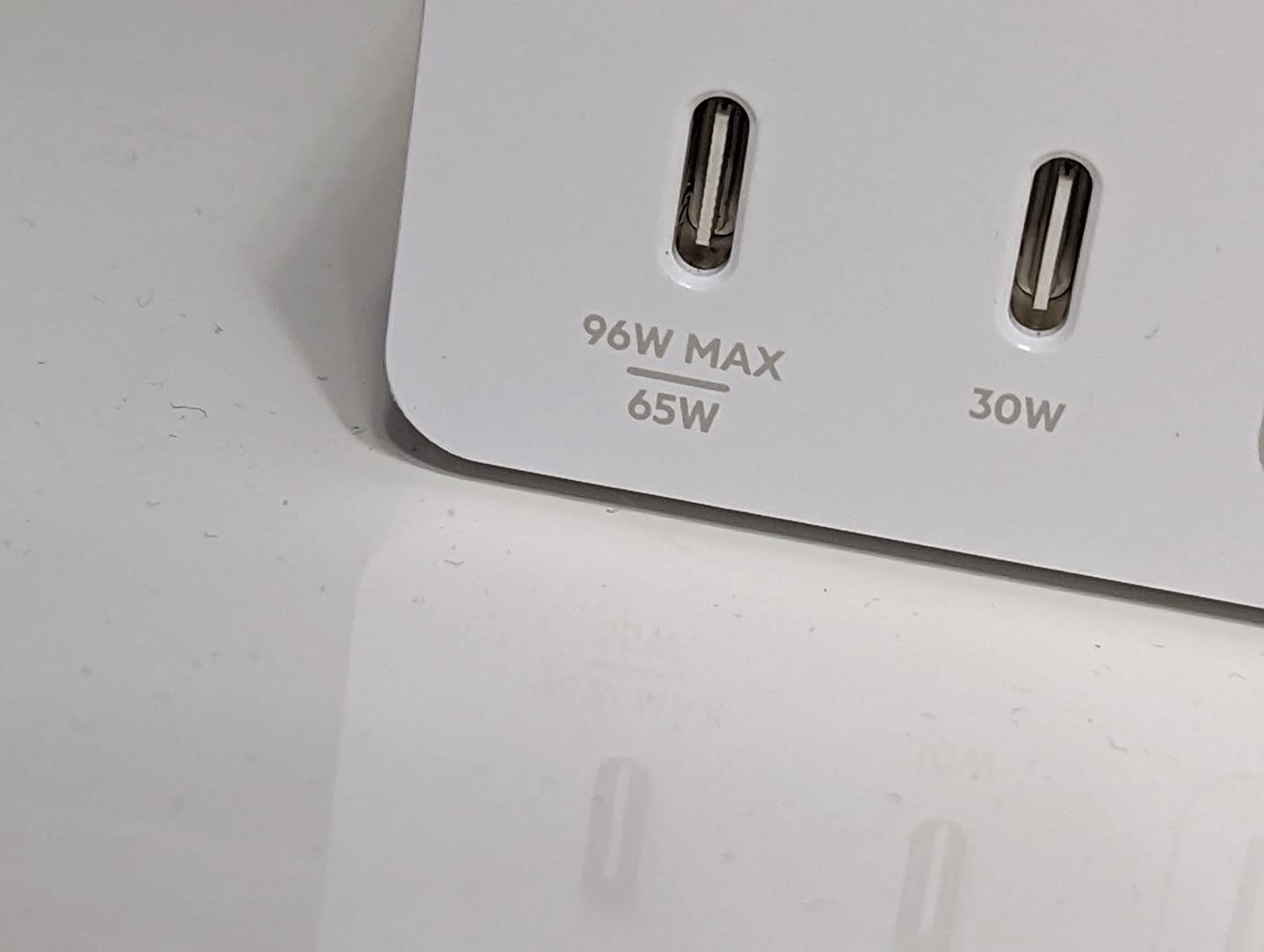 BELKIN Câble USB4 en 0.8m rétrocompatible USB3 100W