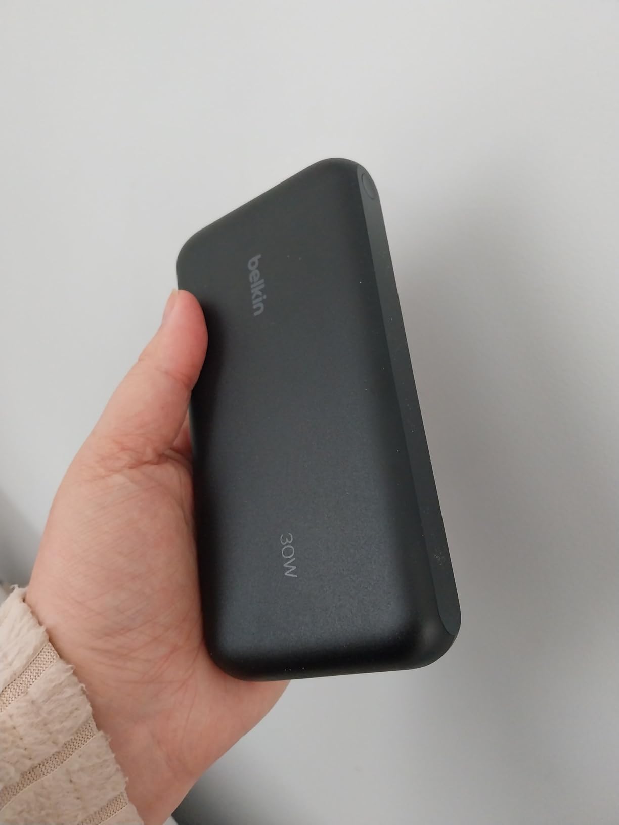 BELKIN 20k PD30w Integrated USB-C Cable Power Bank Black