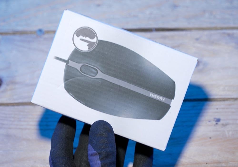 CHERRY Souris Gentix 4K USB noire