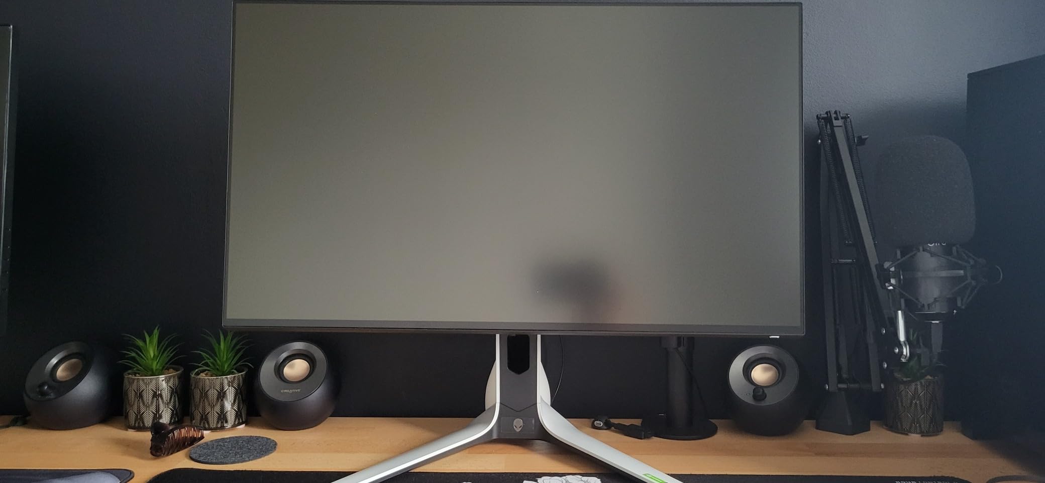 "Alienware AW2723DF 68,6 cm (27"") 2560 x 1440 pixels Quad HD LCD Argent"