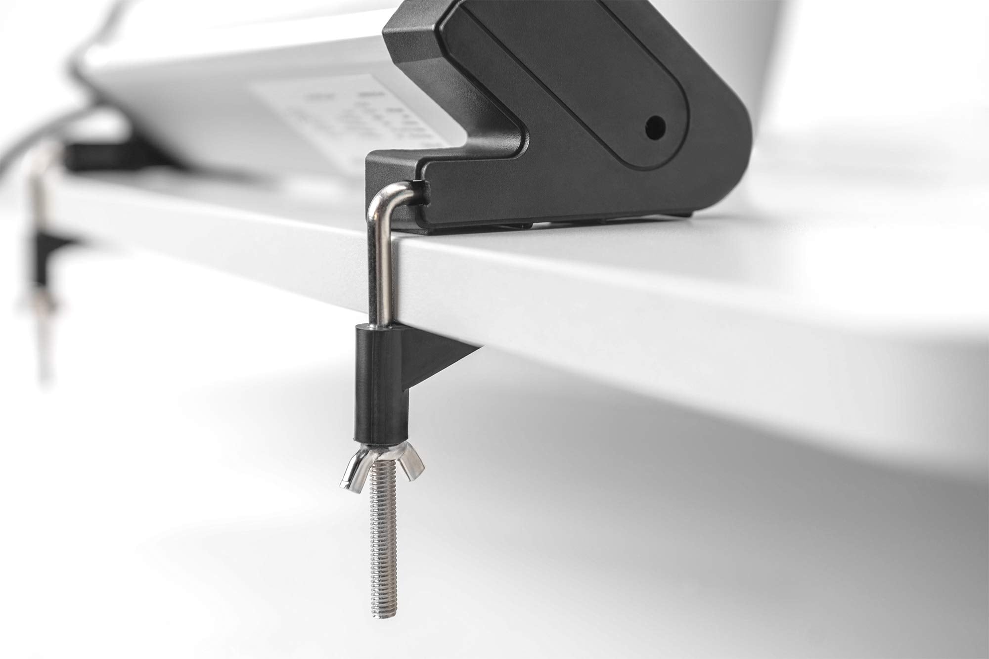 Digitus Bloc 4 prises de bureau avec 2 raccords USB