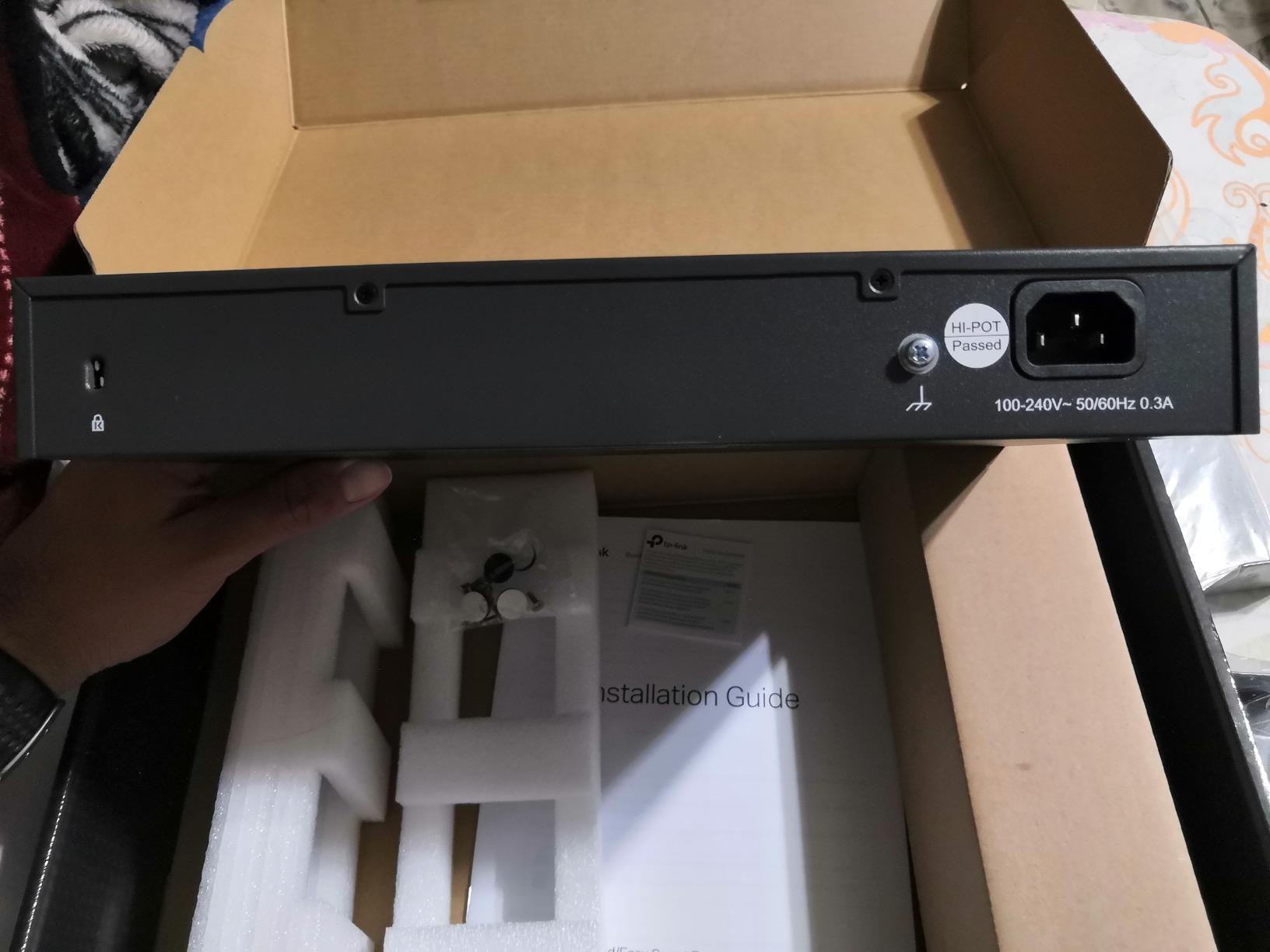 24 p 10/100M Switch 13 inch rack-mount