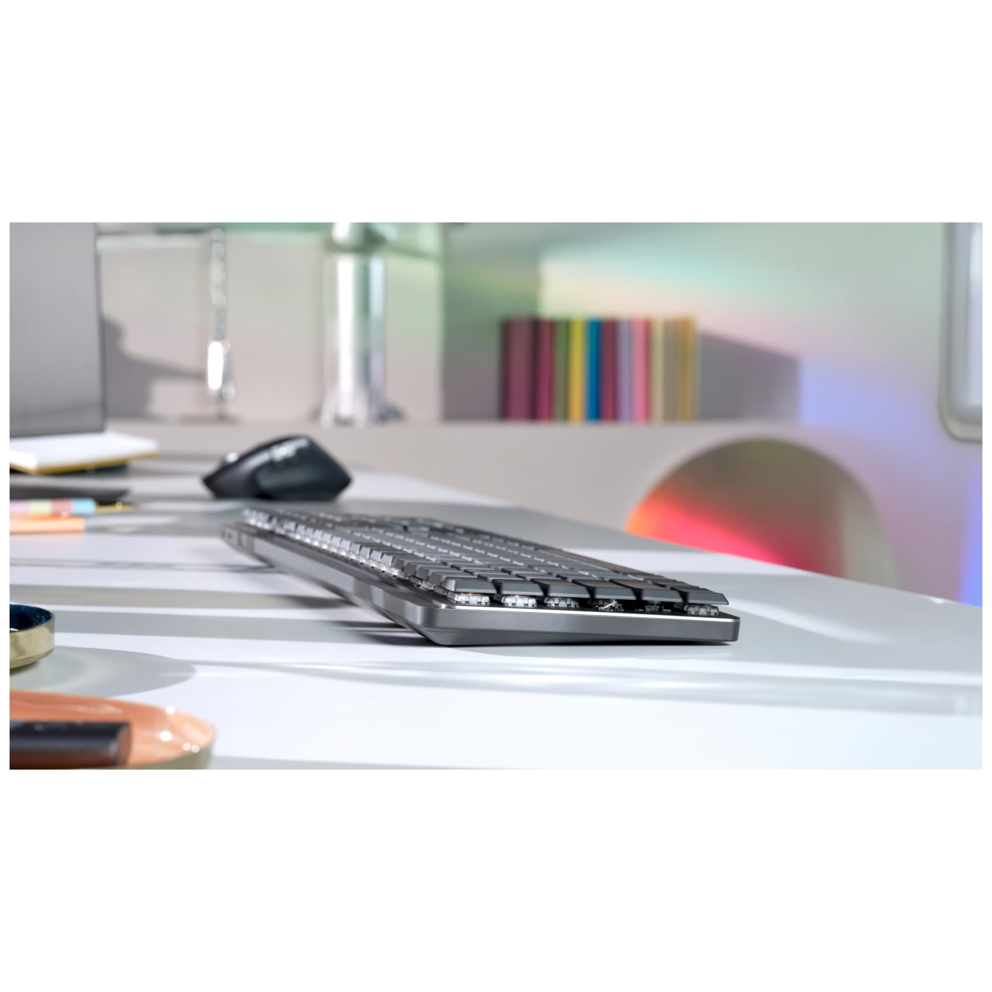 LOGITECH MX Mechanical Wireless Illuminated Performance Keyboard - GRAPHITE - (US) INTL - 2.4GHZ/BT - N/A - EMEA - TACTILE