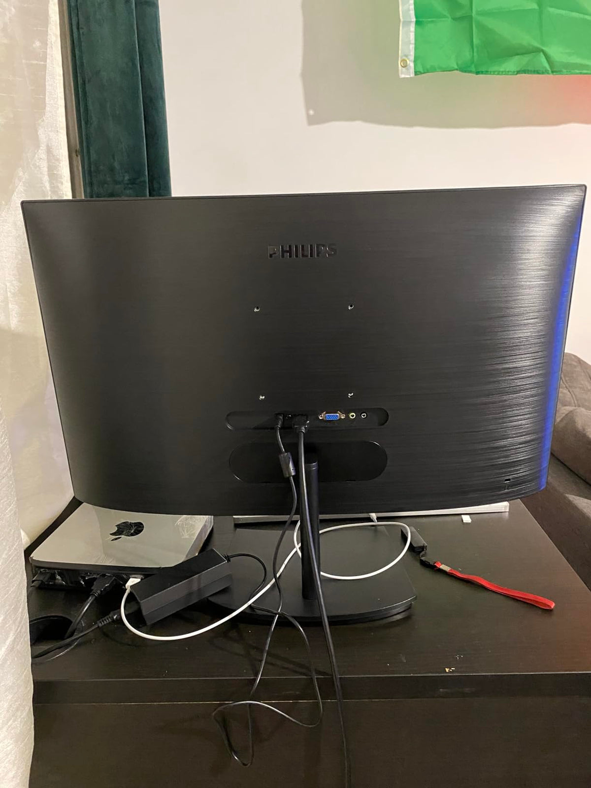 PHILIPS 325E1C/00 - 31.5pcs - INCURVE - QHD - MVA - VGA - HDMI - DP -AUDIO