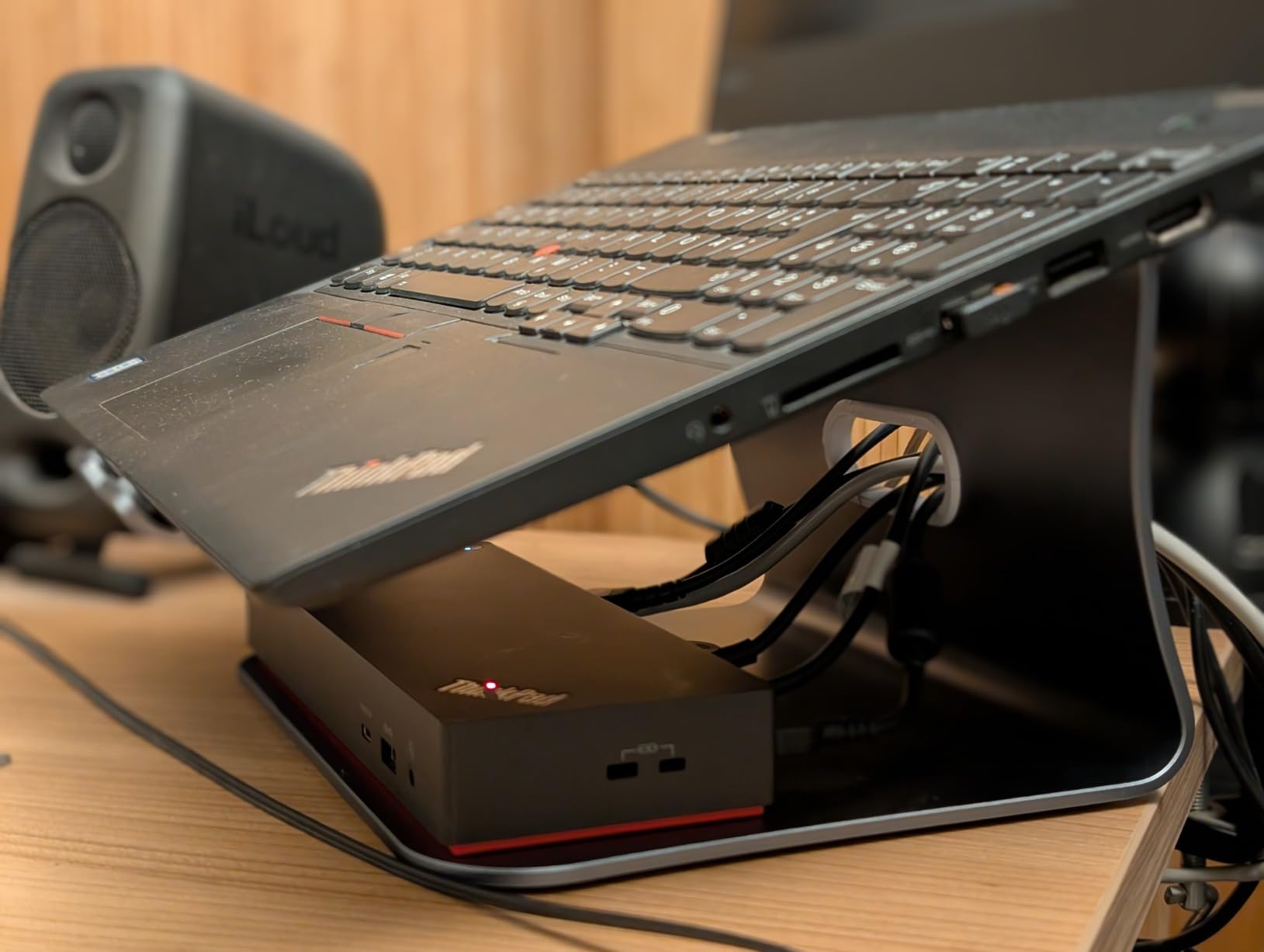 LENOVO ThinkPad Universal Thunderbolt 4 Dock - EU