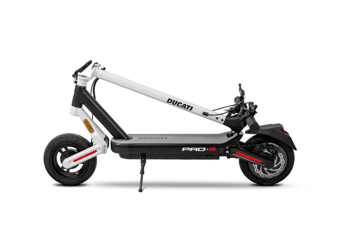 Trottinette elec DUCATI PRO 3 Aluminium moteur 500W brushless Pneu 10'' Frein ta