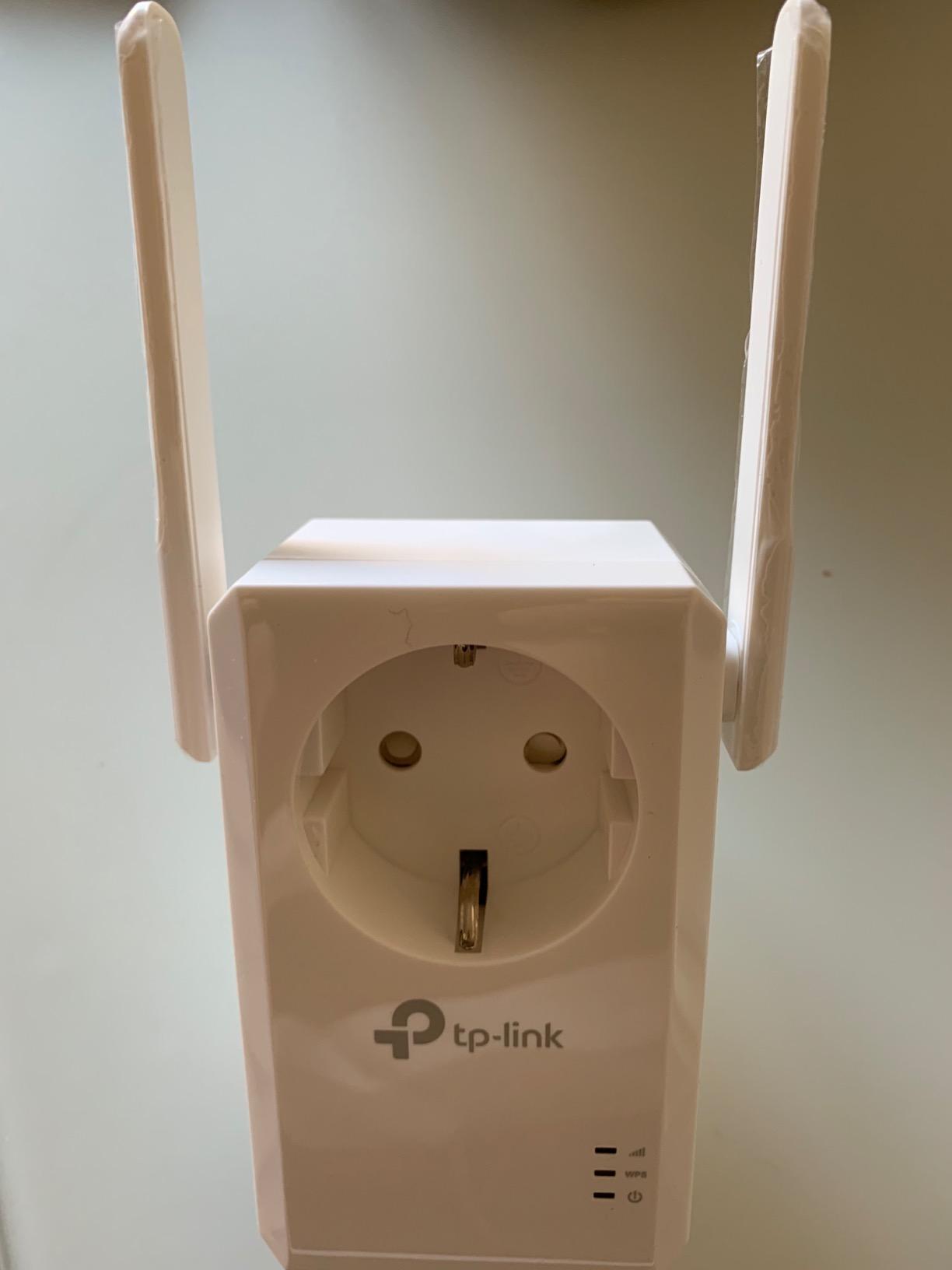 AX1800 Wi-Fi Range Extender