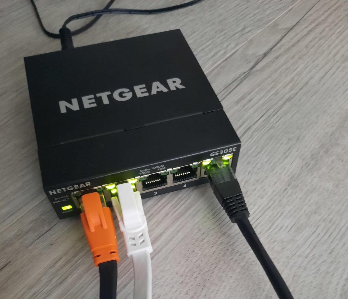 5-PORT Gigabit Ethernet Switch