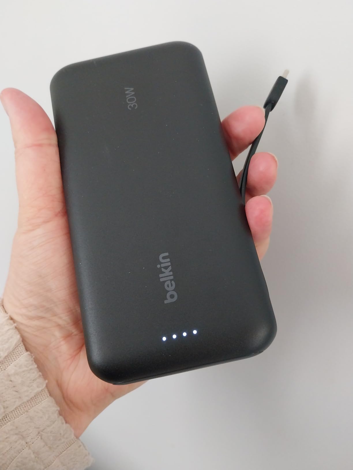 BELKIN 20k PD30w Integrated USB-C Cable Power Bank Black
