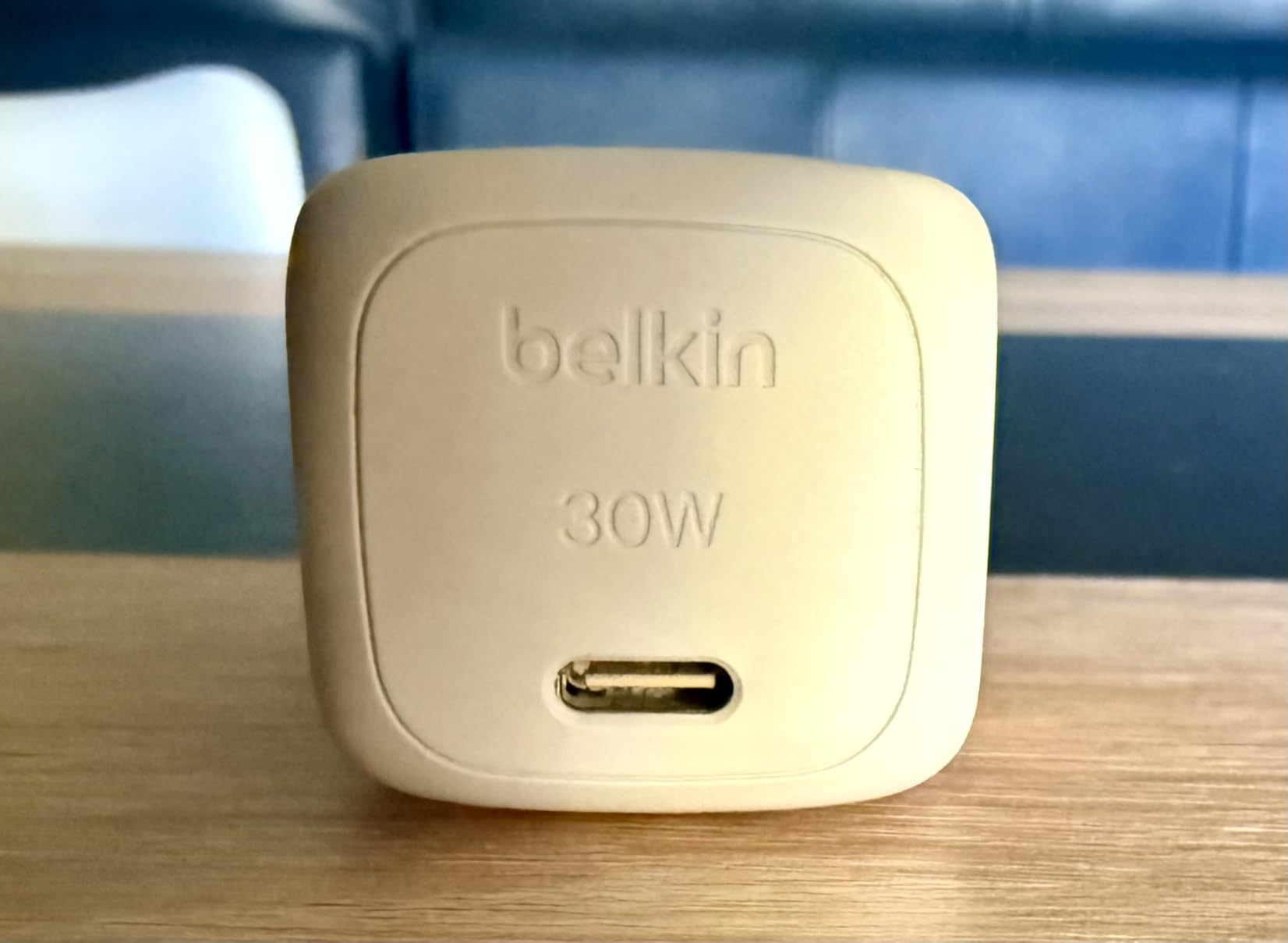BELKIN 30W USB PD Wall Charger with PPS WHT w/1m C-LTG