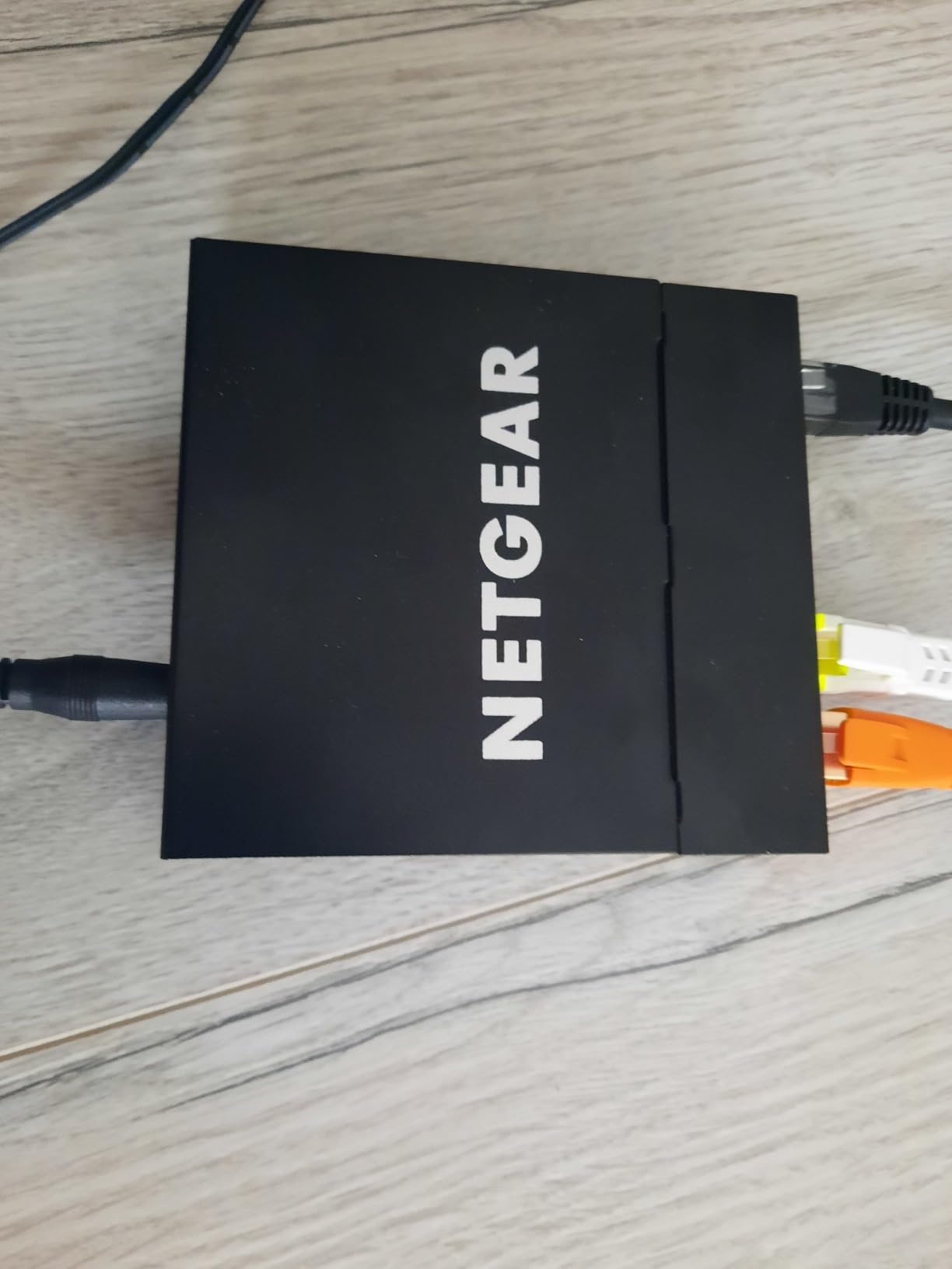 5-PORT Gigabit Ethernet Switch