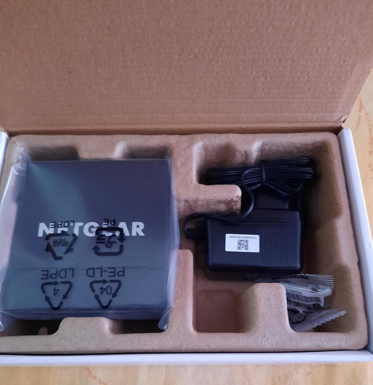 5-PORT Gigabit Ethernet Switch
