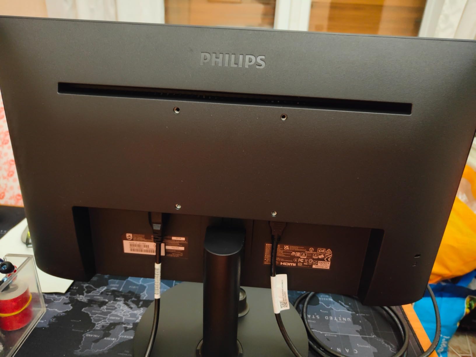 PHILIPS 221V8/00 Ã‰cran LED - 22''- 1920 x 1080 Full HD (1080p) @ 75 Hz - VA - 200 cd/mÂ² - 4000:1 - 4 ms - HDMI, VGA