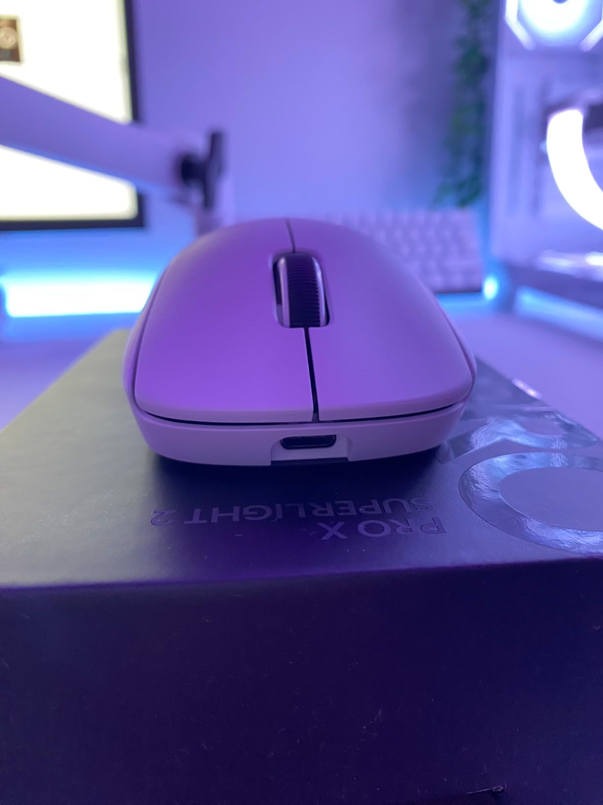 LOGITECH PRO X SUPERLIGHT Wireless Gaming Mouse Mouse optical 5 buttons wireless 2.4 GHz USB LIGHTSPEED receiver white