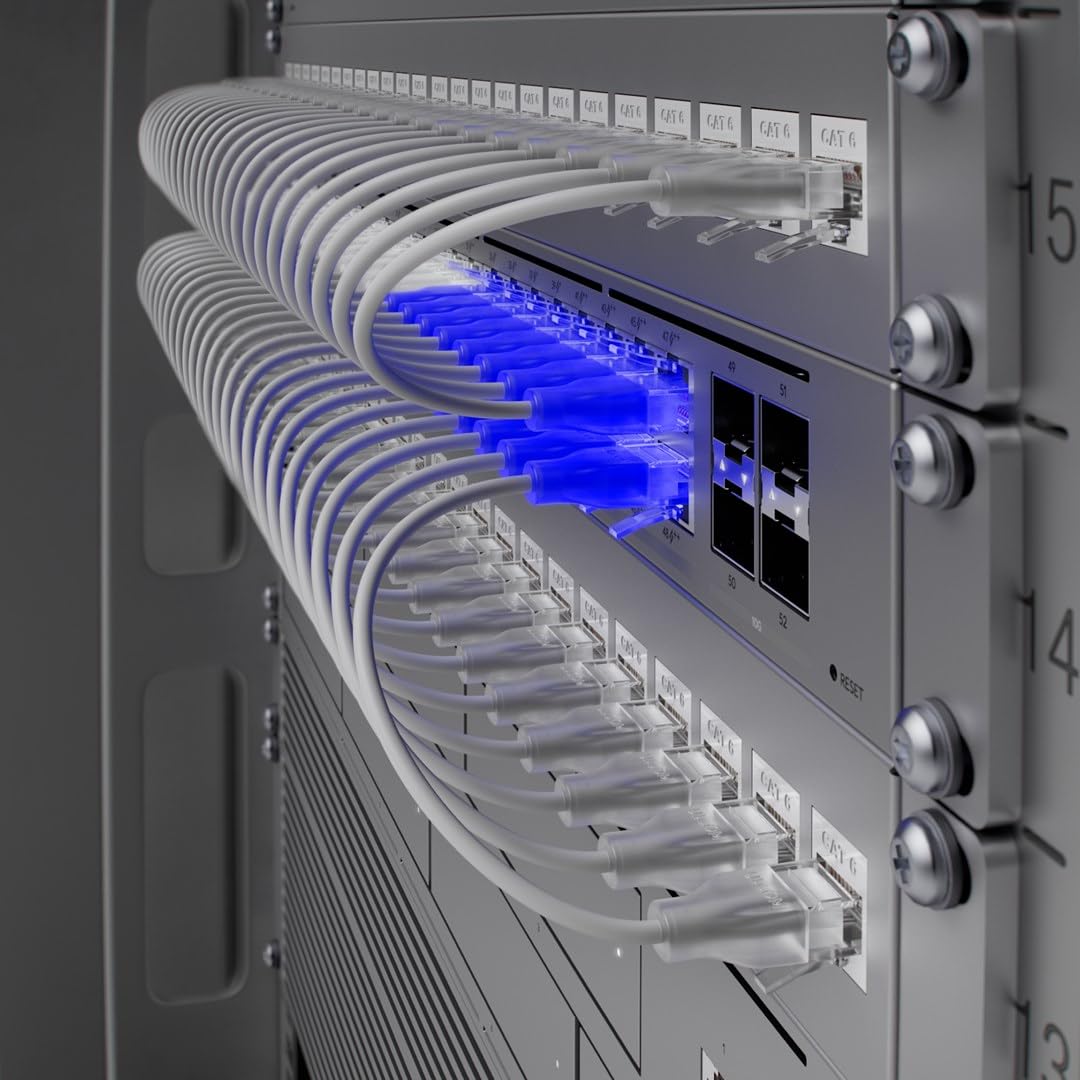 Ubiquiti USW-Pro-Max-48-PoE Switch UniFi 48 ports multi-gigabit PoE++ avec fonctionnalités de couche 3 et etherlighting.