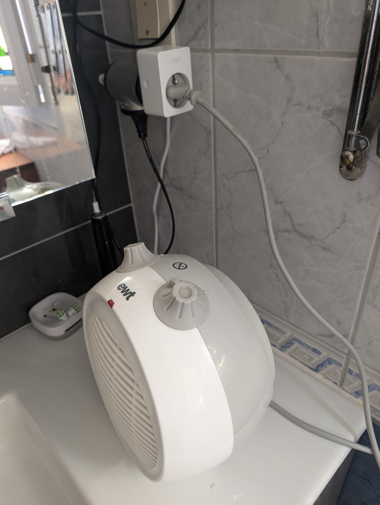 TP-Link TAPO P100M Prise intelligente 2300 W Maison, Bureau Blanc
