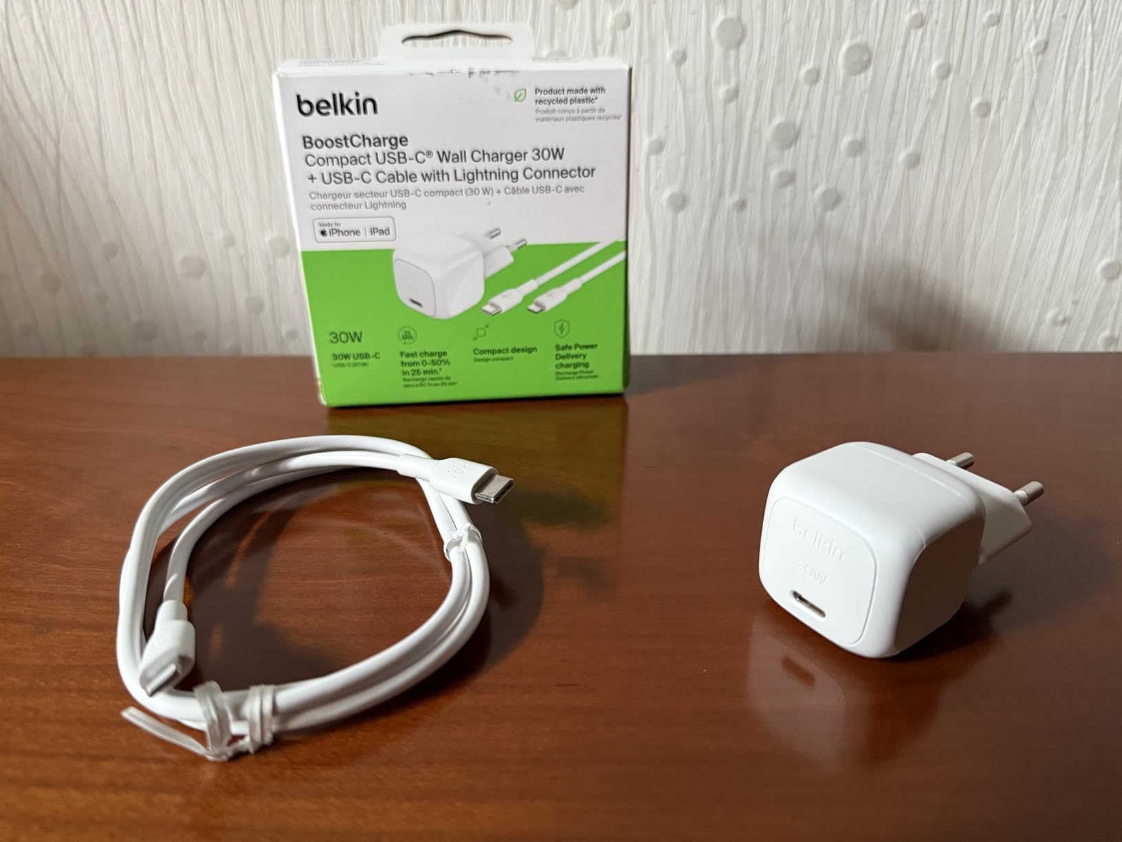 BELKIN 30W USB PD Wall Charger with PPS WHT w/1m C-LTG