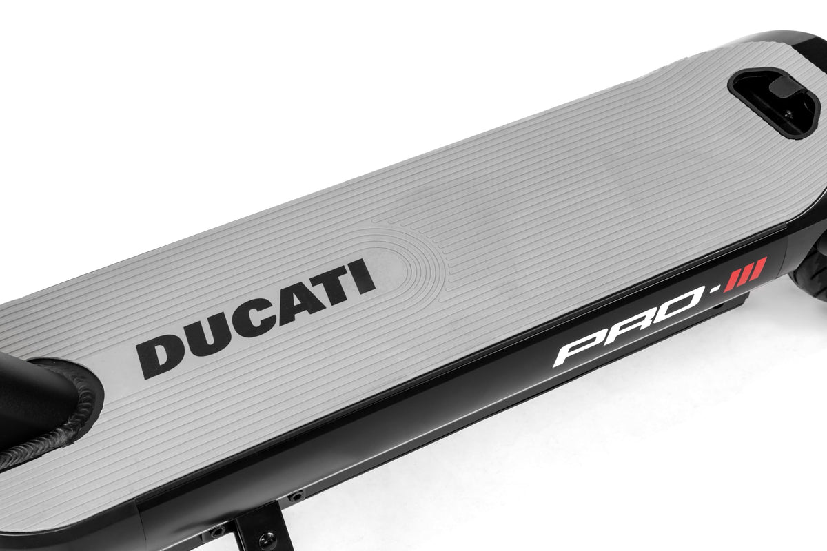 Trottinette elec DUCATI PRO 3 Aluminium moteur 500W brushless Pneu 10'' Frein ta