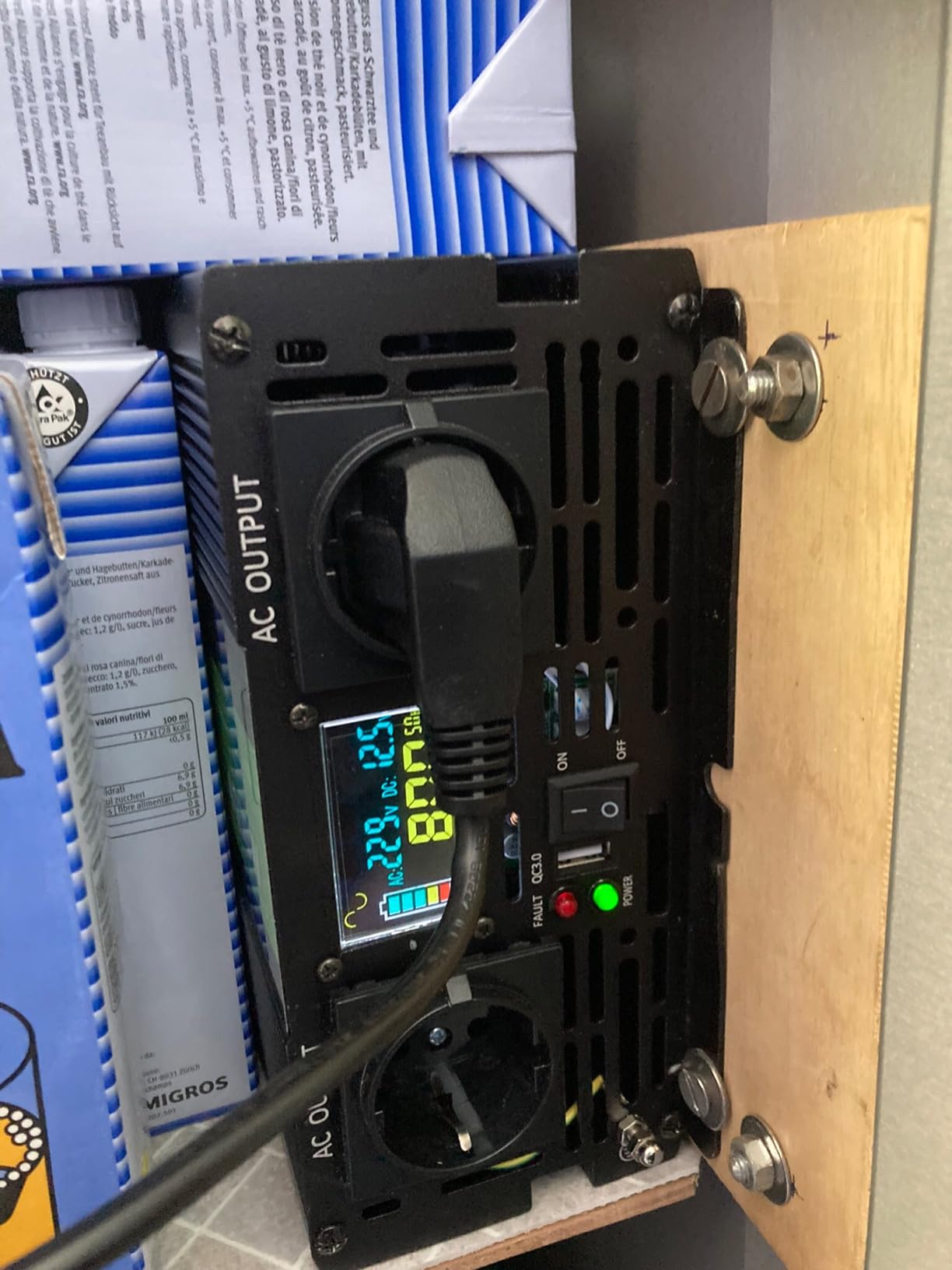 Green Cell Przetwornica napicia PowerInverter LCD 12 V 500W/1000W Przetwornica samochodowa z wywietlaczem - czysty sinus adaptateur de puissance & onduleur Auto