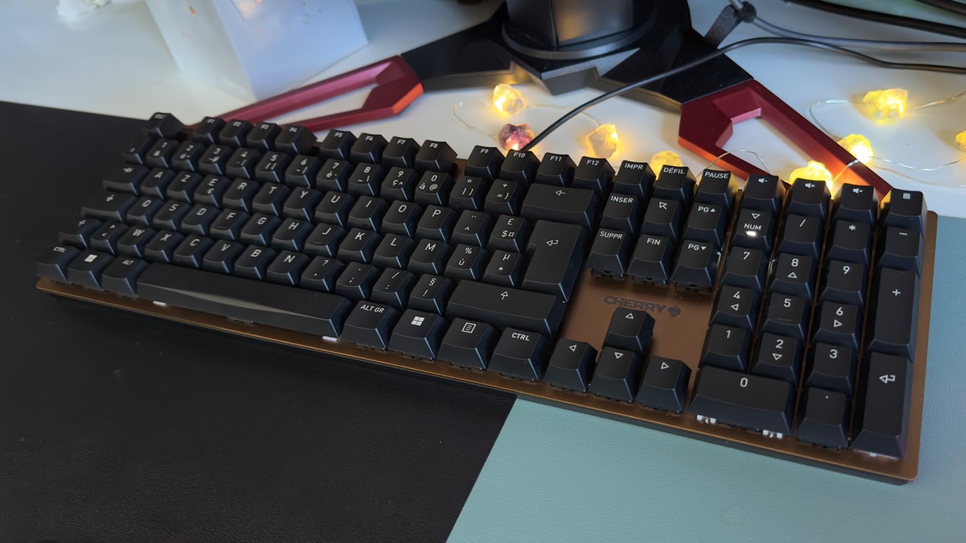 CHERRY Clavier mécanique KC 200 MX USB MX2A Silent Red, noir