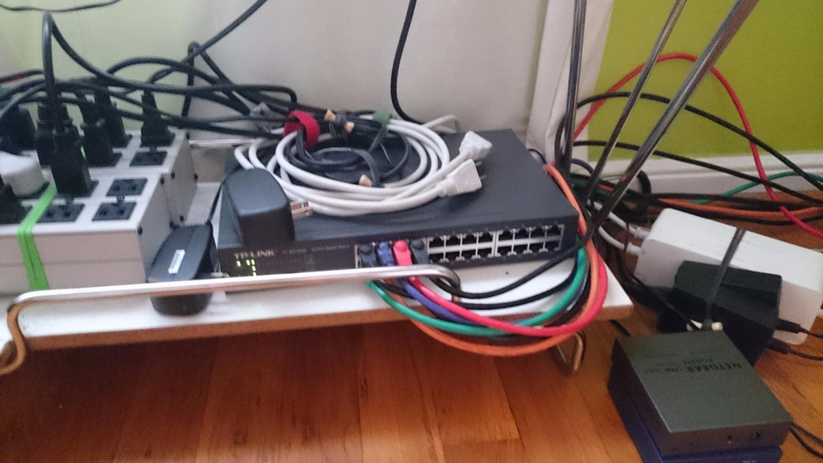 24 port Desktop/Rackmount Gigabit Switch