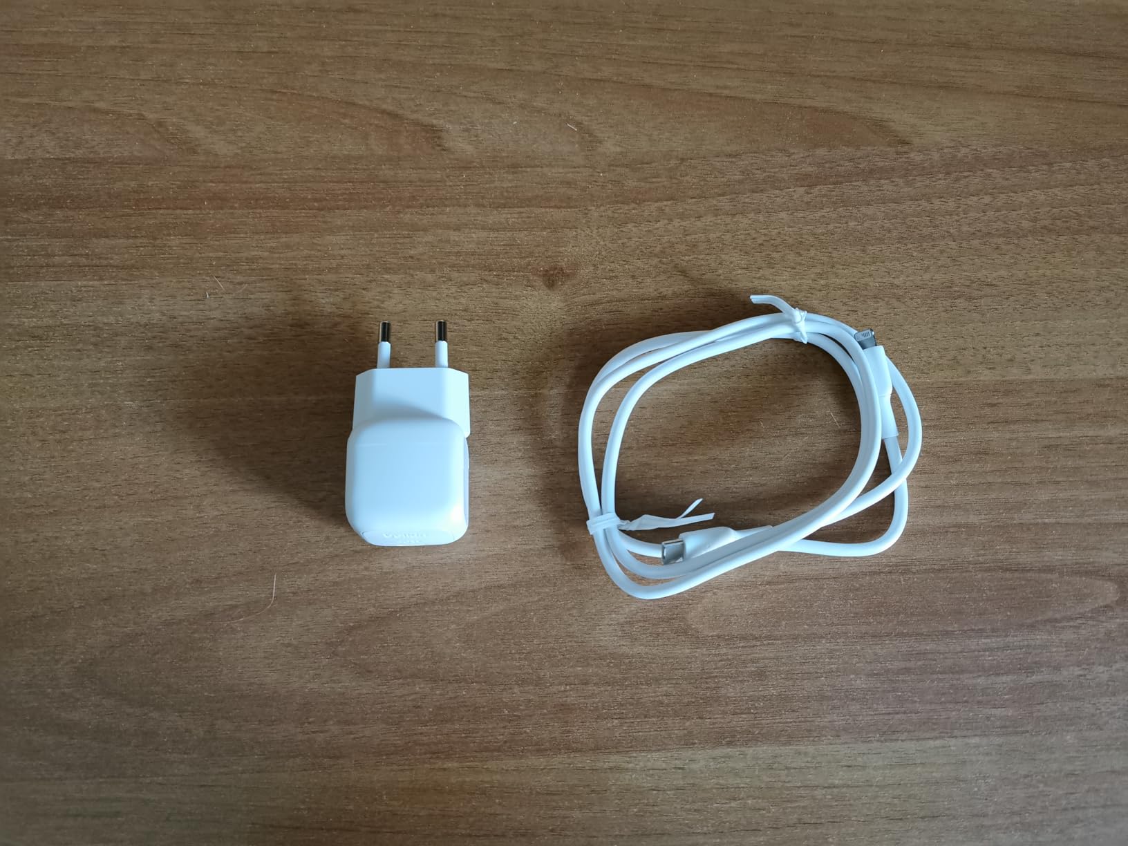 BELKIN 30W USB PD Wall Charger with PPS WHT w/1m C-LTG