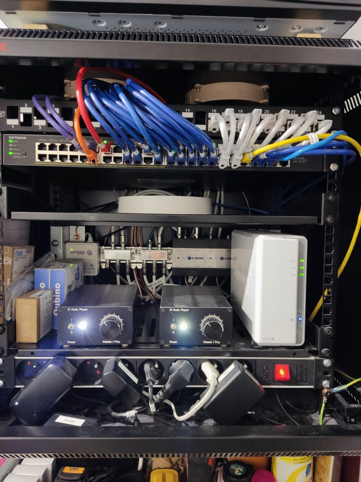16Port GBPoE+Unmnged Switch 115W+FlexPoE