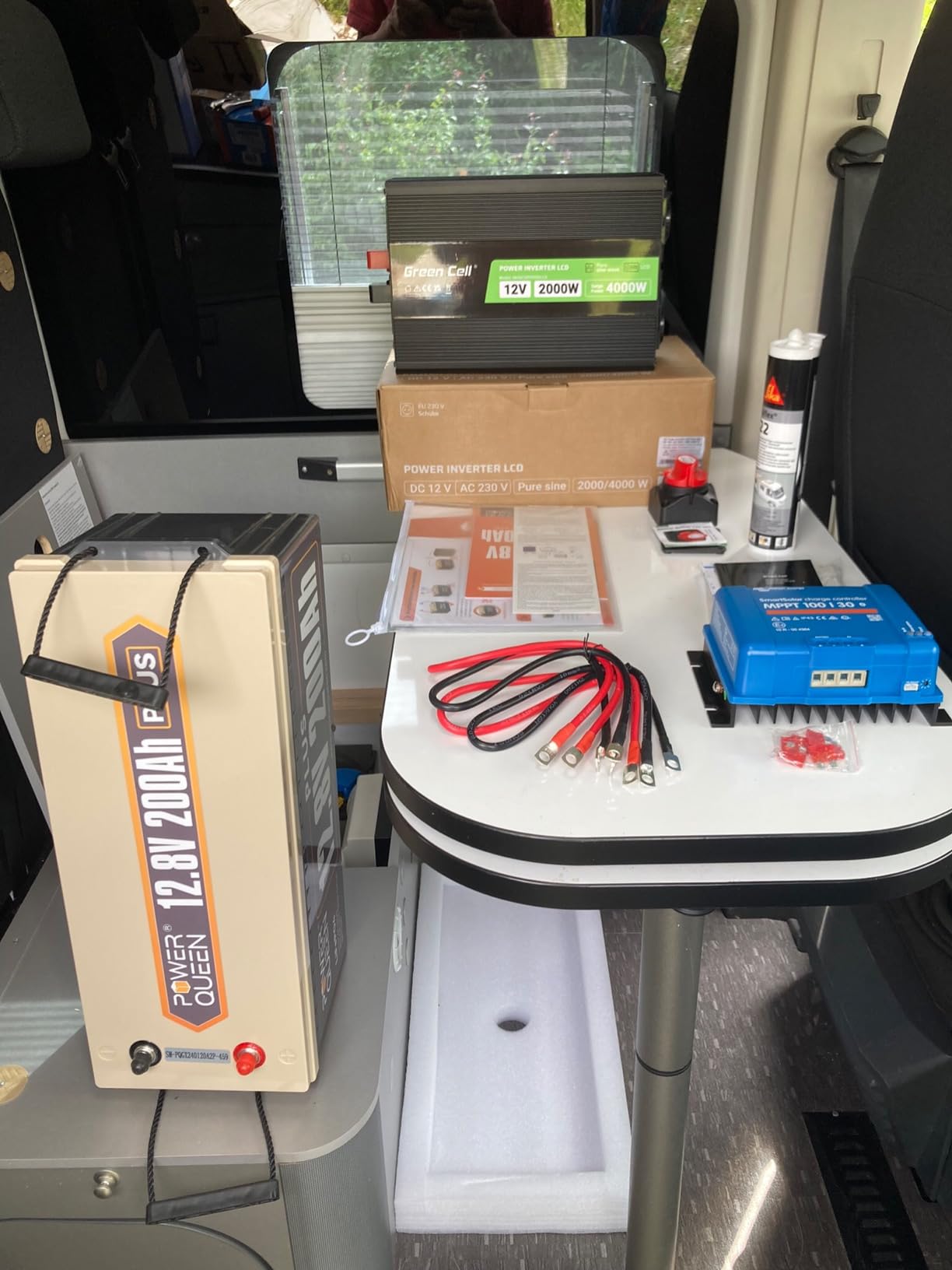 Green Cell Przetwornica napicia PowerInverter LCD 12 V 500W/1000W Przetwornica samochodowa z wywietlaczem - czysty sinus adaptateur de puissance & onduleur Auto