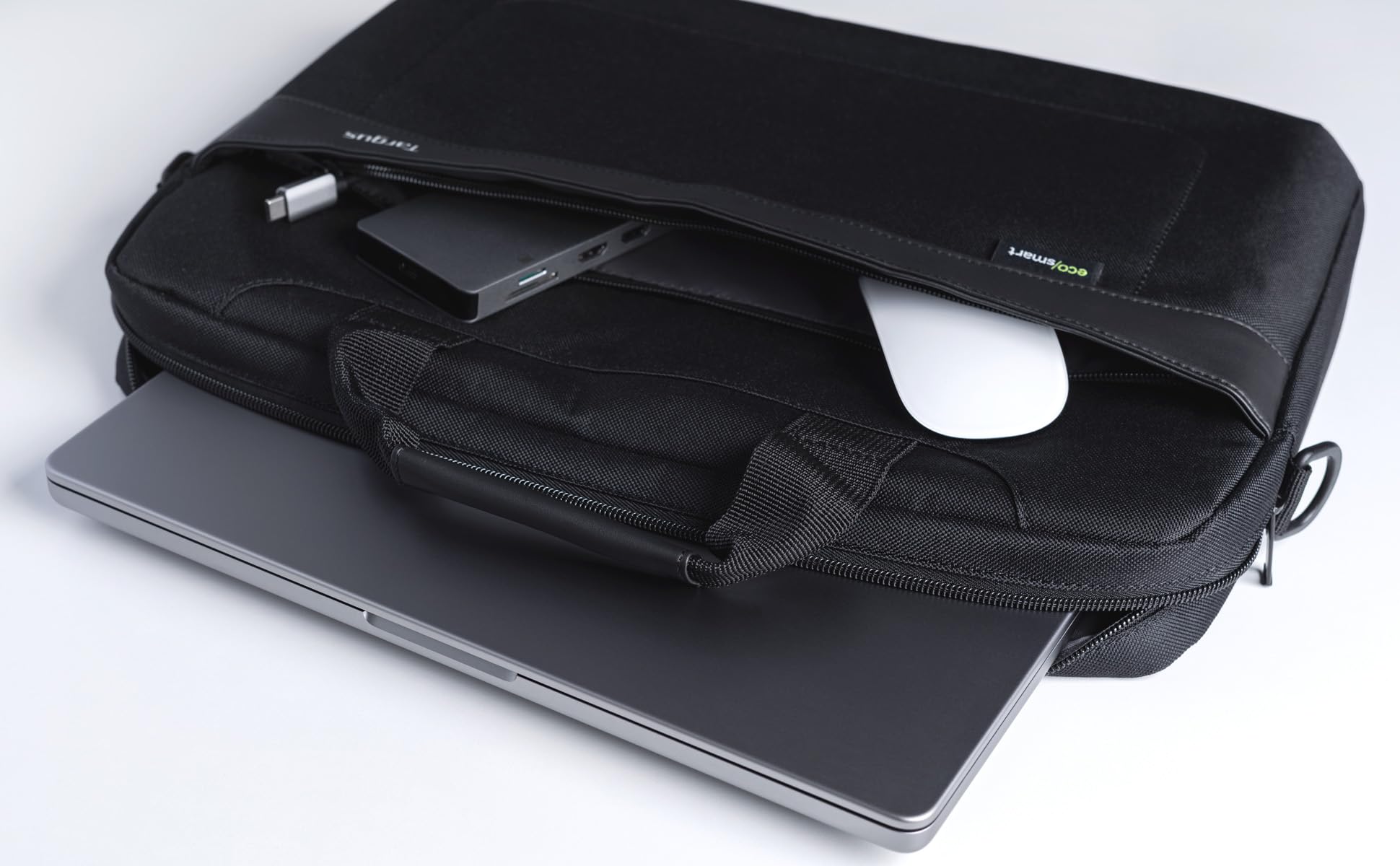 TARGUS Chill Mat Stand w 4 USB-A Port Hub for up to 16p Laptops