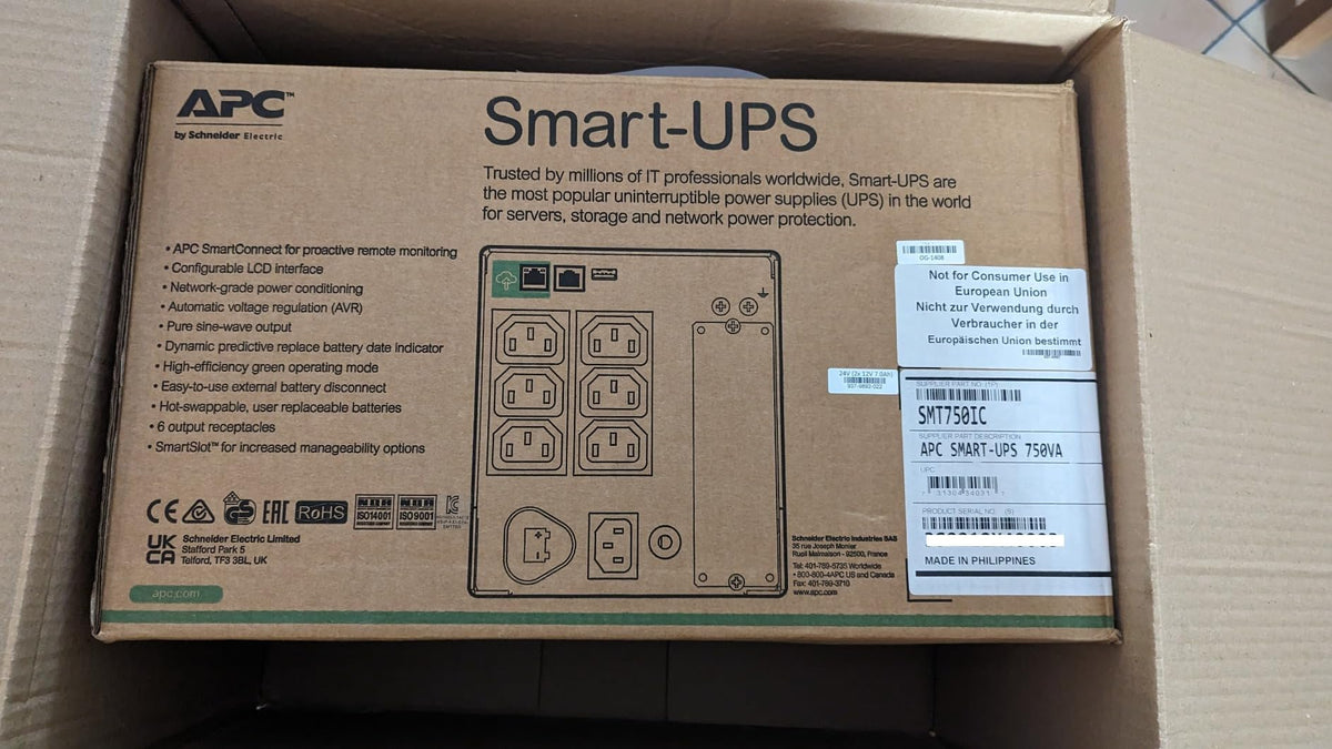 APC Smart-UPS SMT1000IC UPS AC 220/230/240V 700Watt 1000VA RS-232 USB output connectors 8 Black with APC SmartConnect