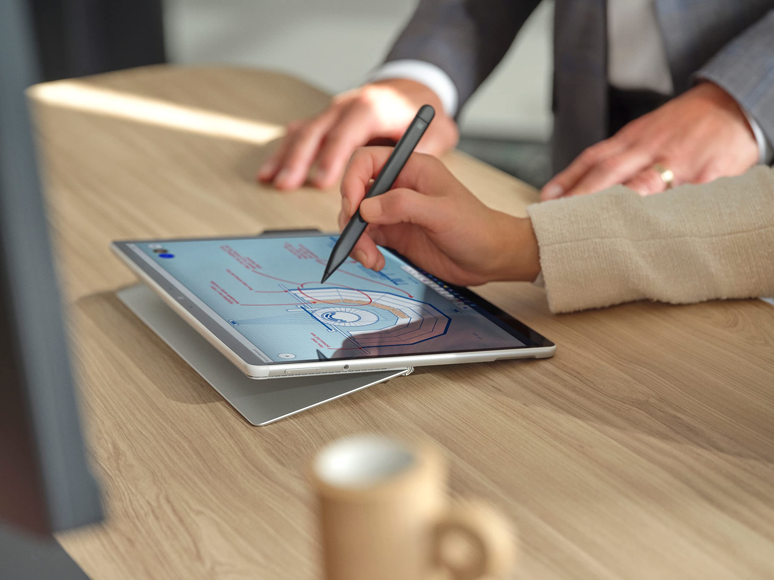 MICROSOFT Surface Slim Pen 2 - Stylet - 2 boutons - Bluetooth 5.0 - Batterie Lithium - Noir