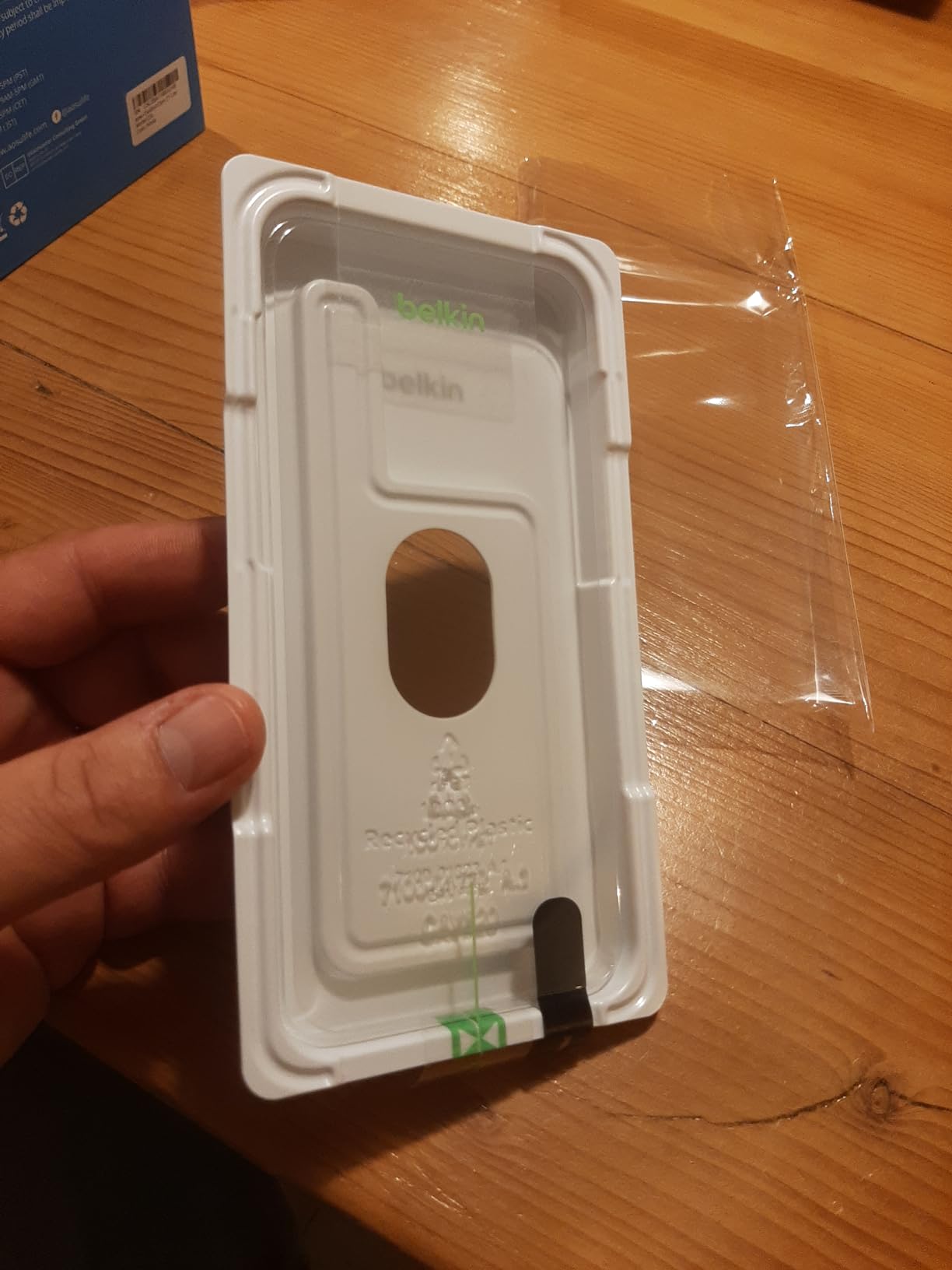 BELKIN ScreenForce Pro TemperedGlass Privacy AM Screen Protection for iPhone 15 Plus/14 Pro Max
