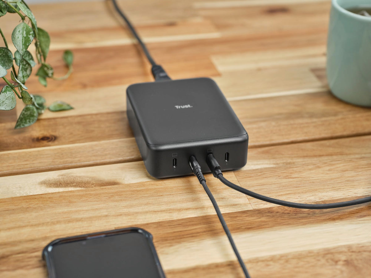TRUST Chargeur de bureau universel MAXO 240 watts 4 ports USB-C
